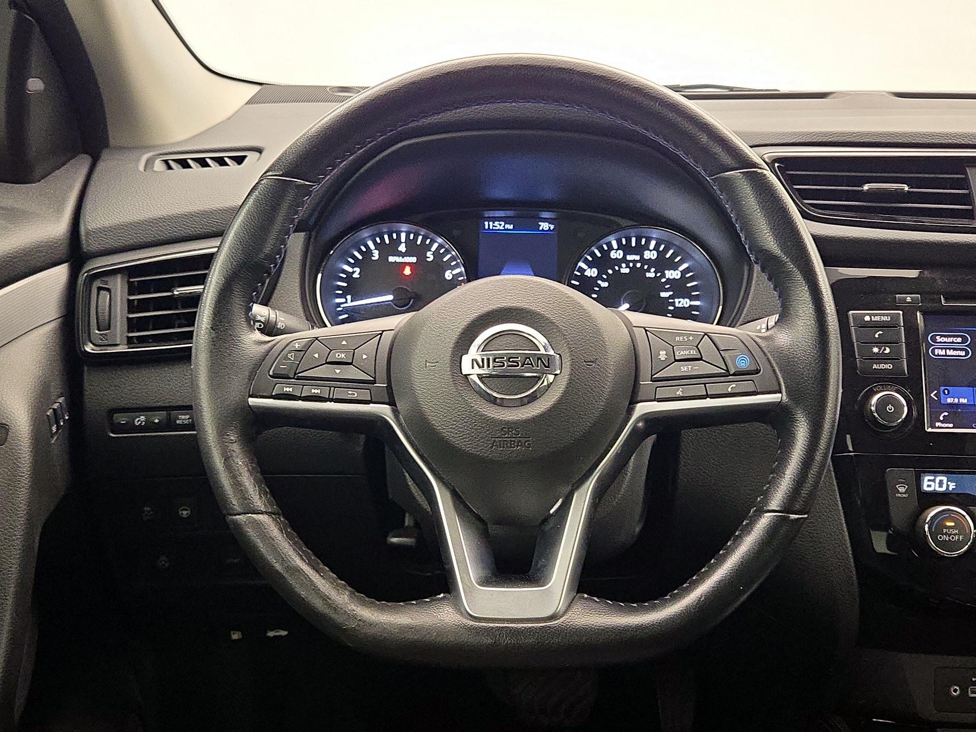 Thumbnail: 2020 Nissan Rogue Sport - 10
