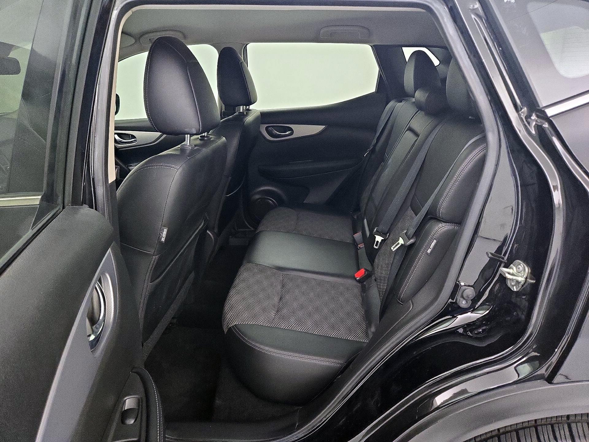 Thumbnail: 2020 Nissan Rogue Sport - 19