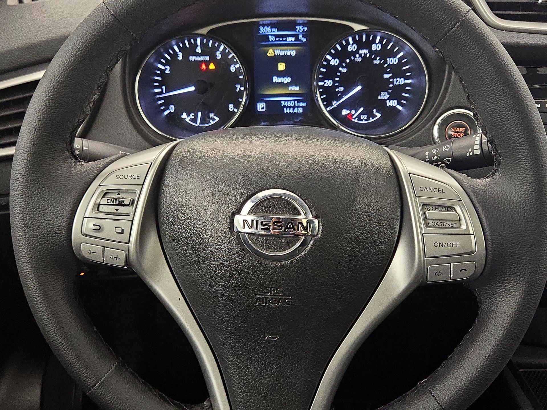 Thumbnail: 2016 Nissan Rogue - 10
