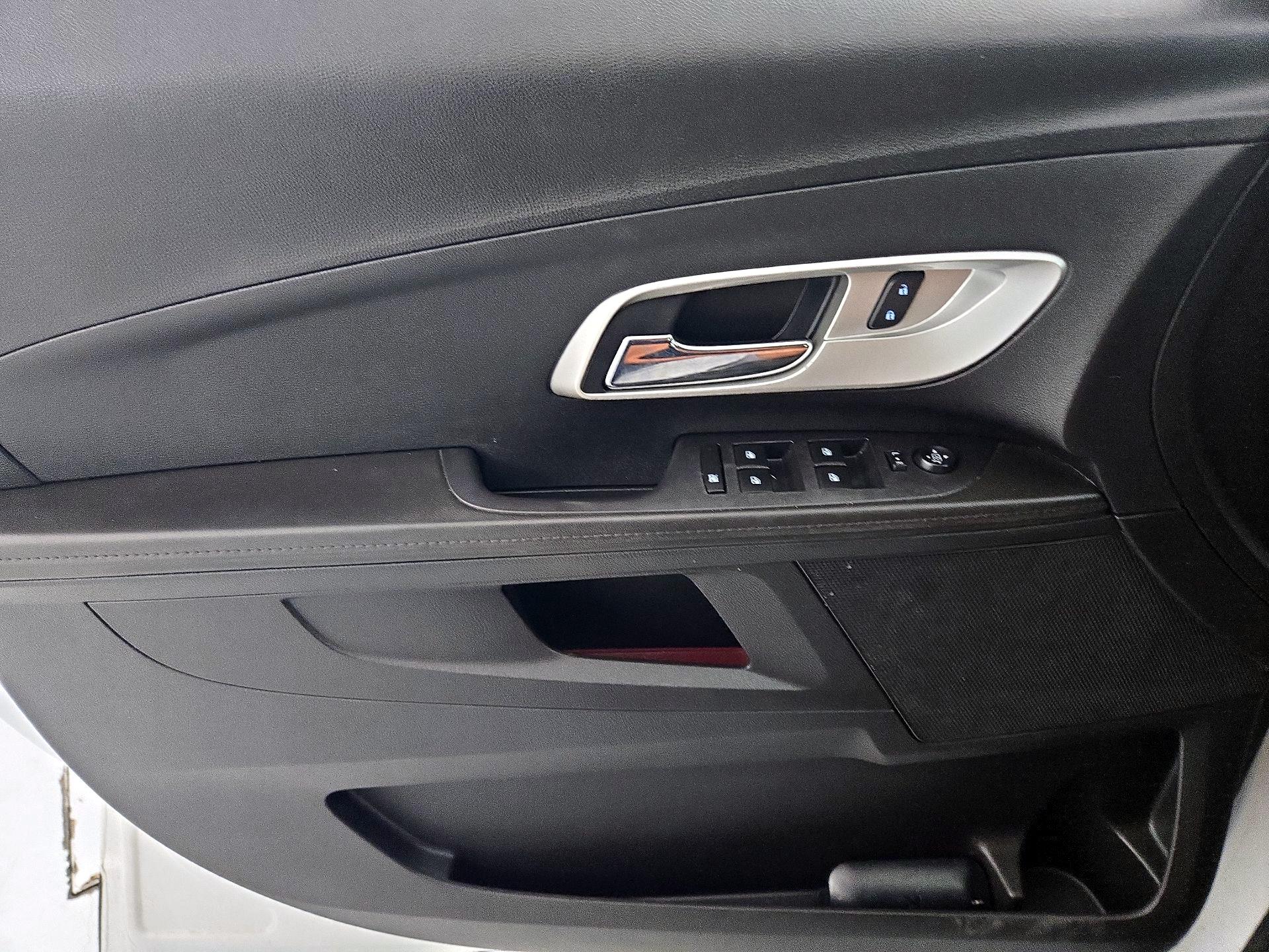 Thumbnail: 2016 Chevrolet Equinox - 12