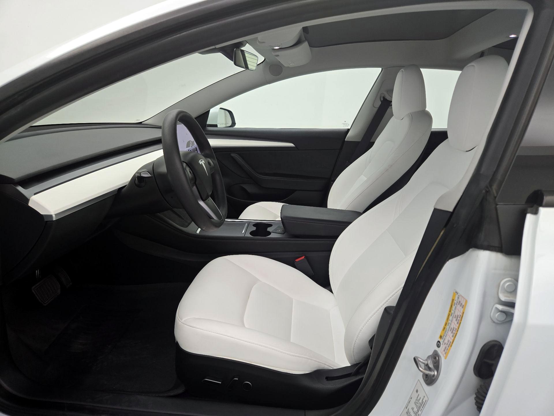 Thumbnail: 2023 Tesla Model 3 - 11