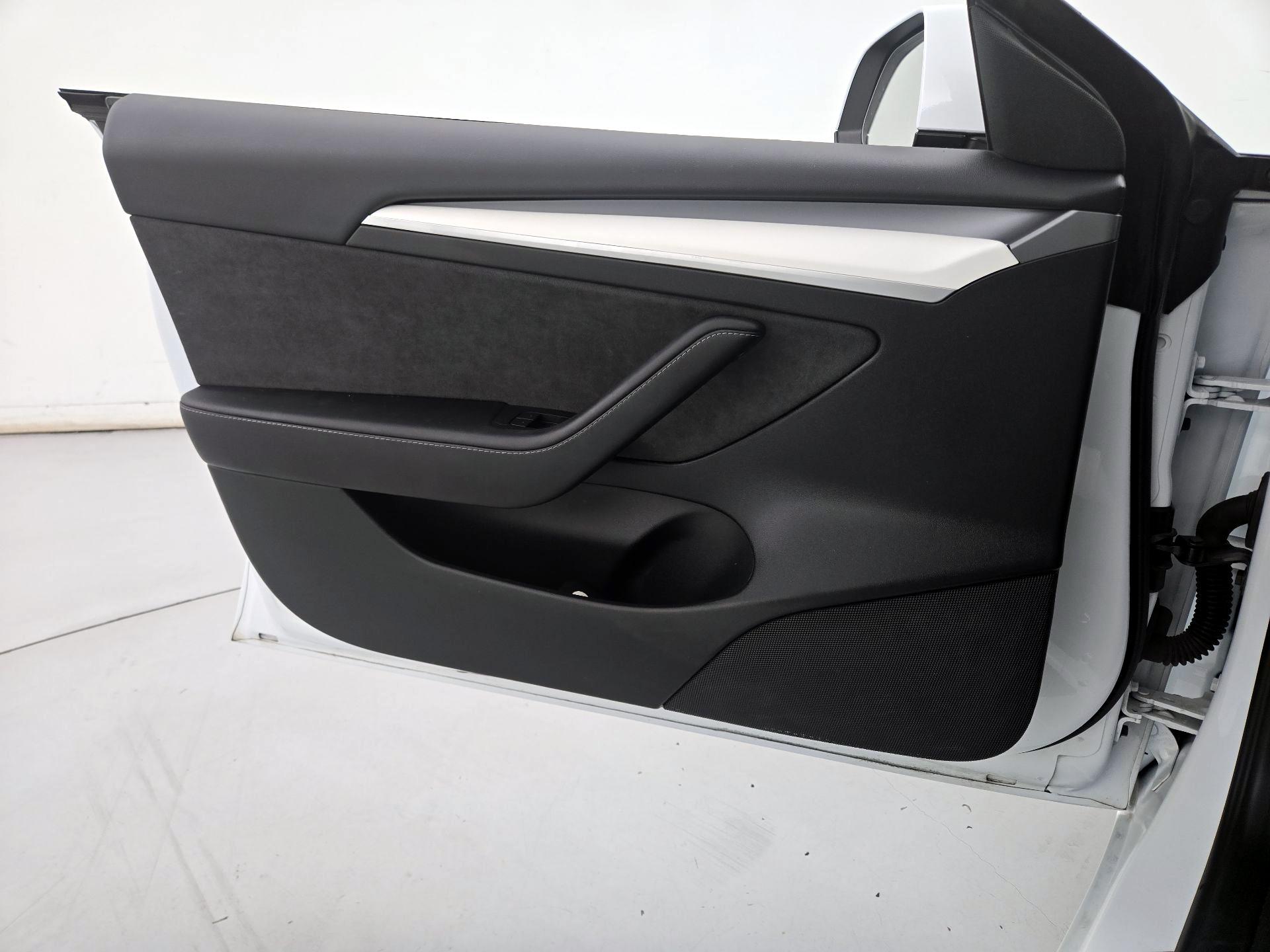 Thumbnail: 2023 Tesla Model 3 - 12
