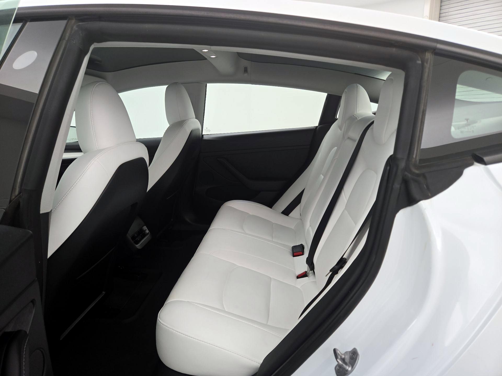 Thumbnail: 2023 Tesla Model 3 - 19