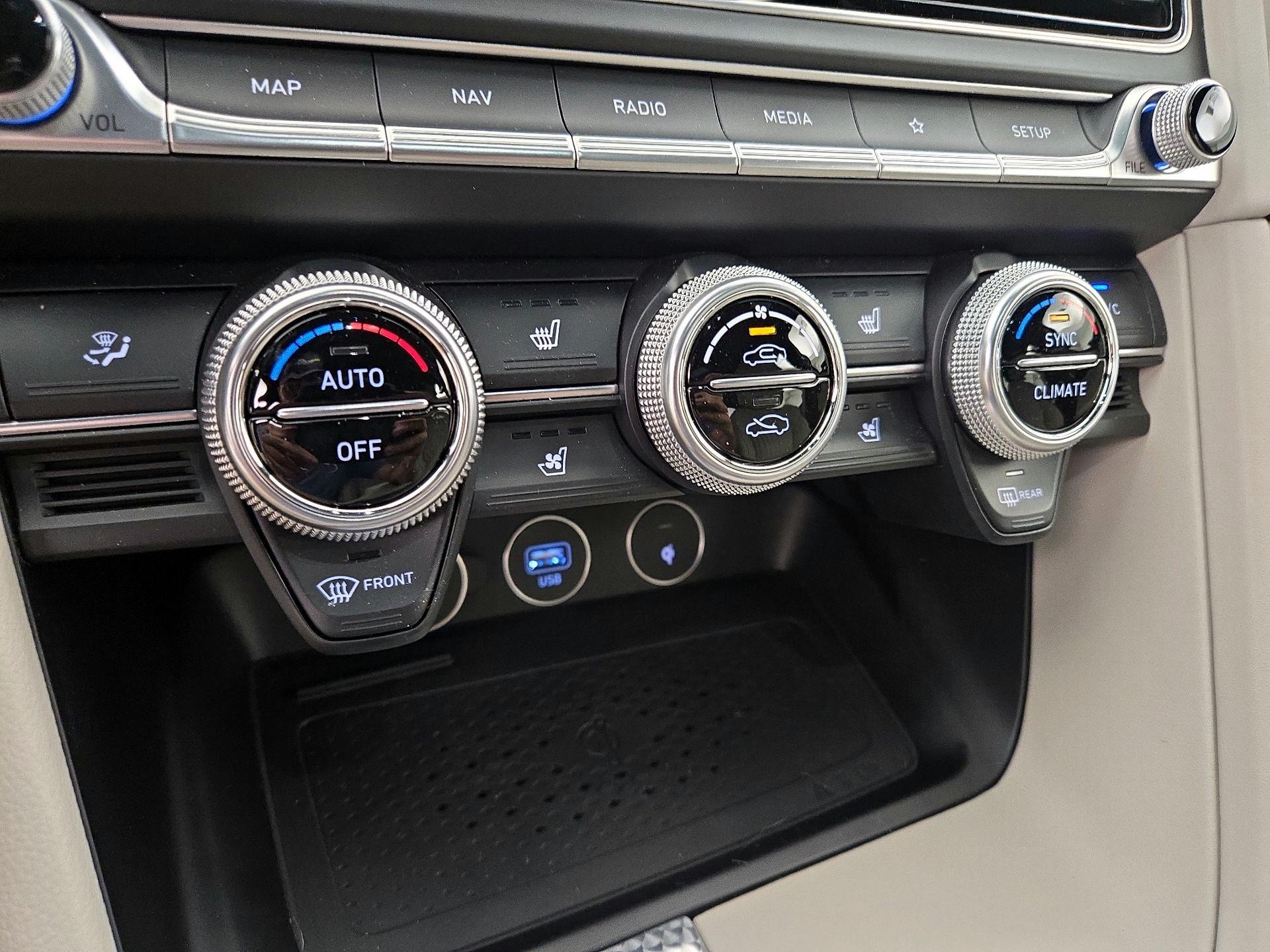 Thumbnail: 2023 Genesis G70 - 17