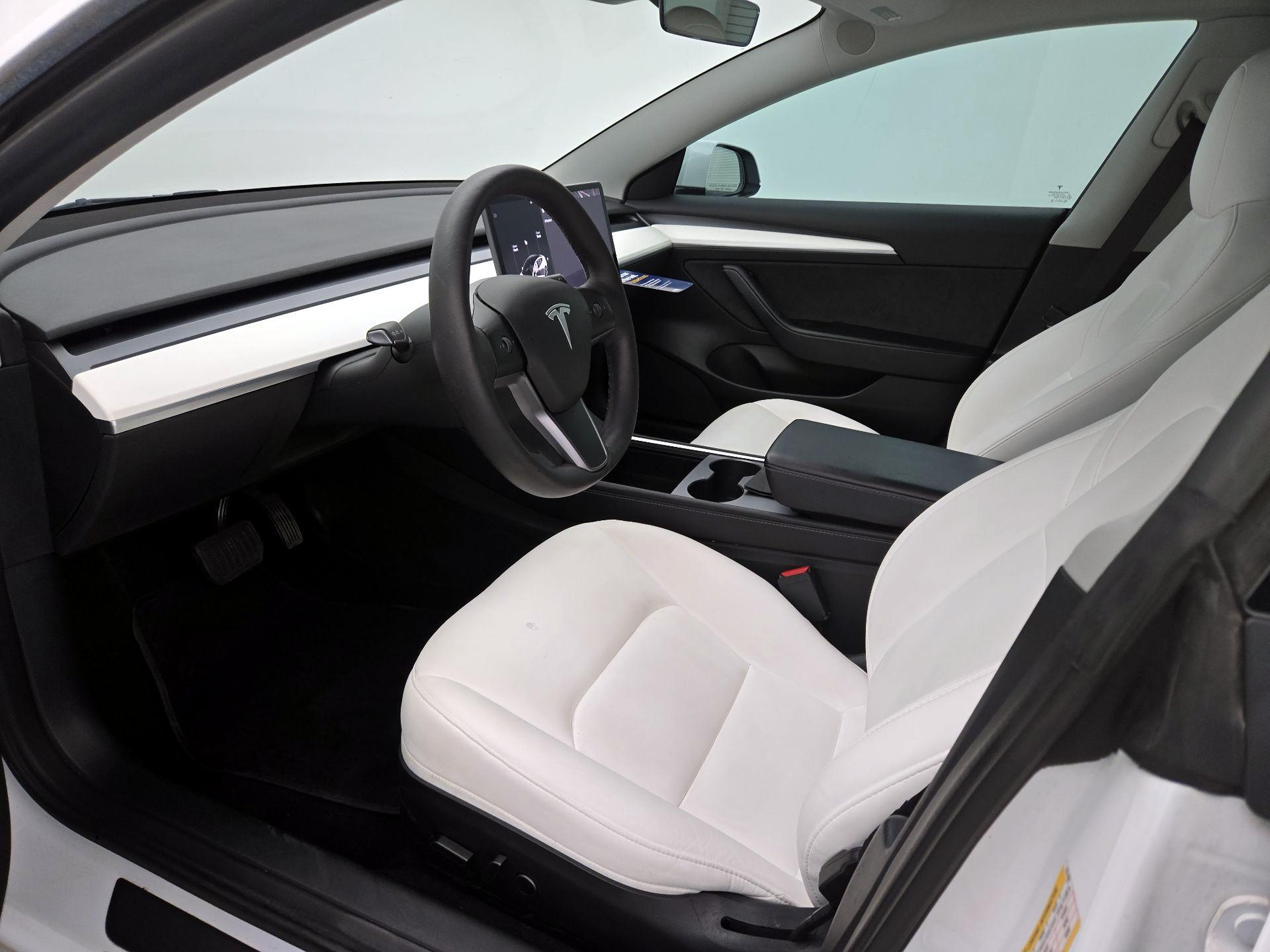 Thumbnail: 2022 Tesla Model 3 - 11