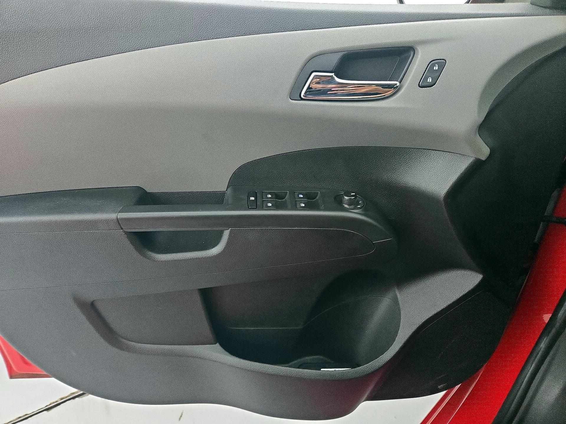 Thumbnail: 2015 Chevrolet Sonic - 12