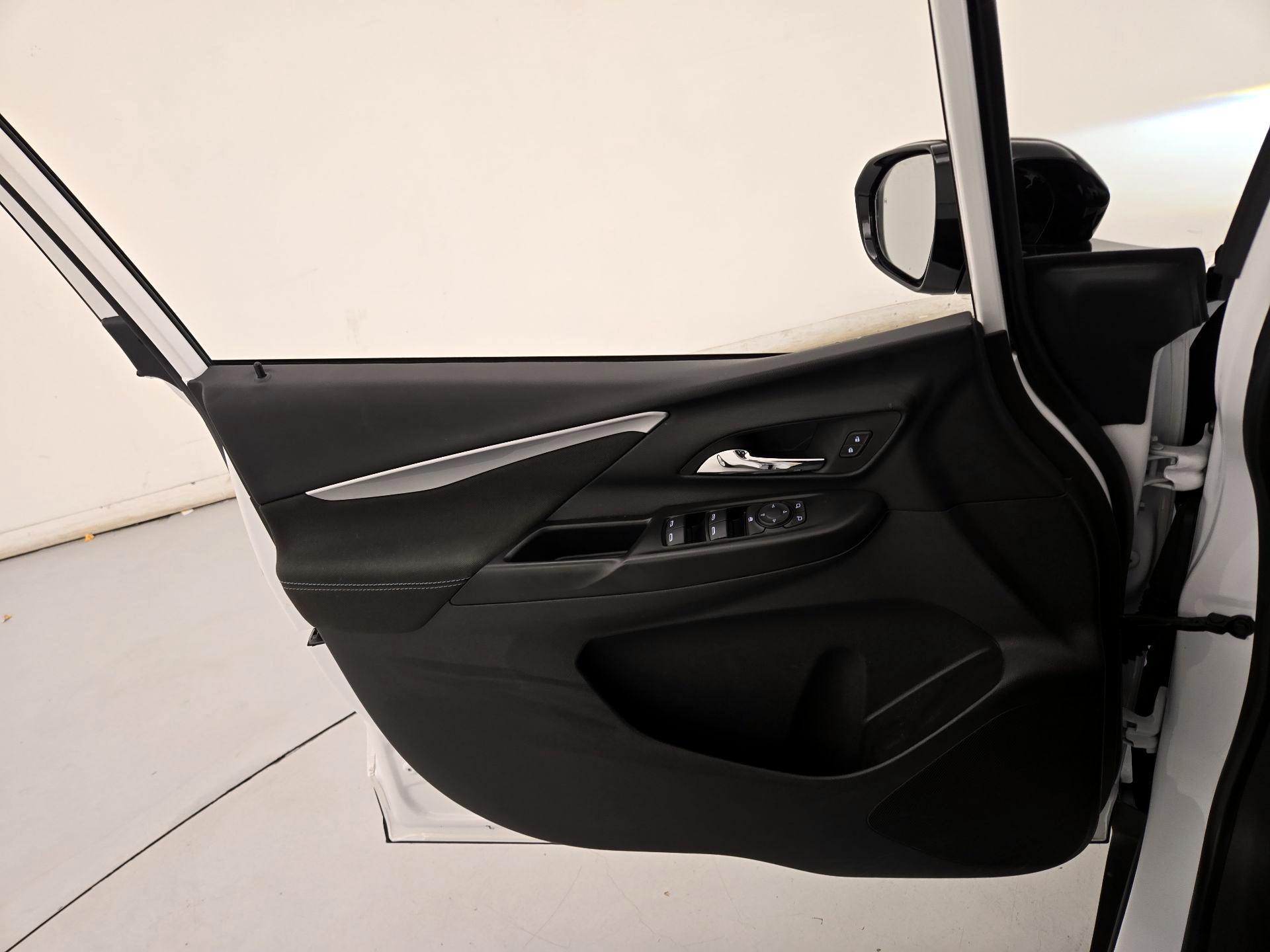 Thumbnail: 2023 Chevrolet Bolt EV - 12