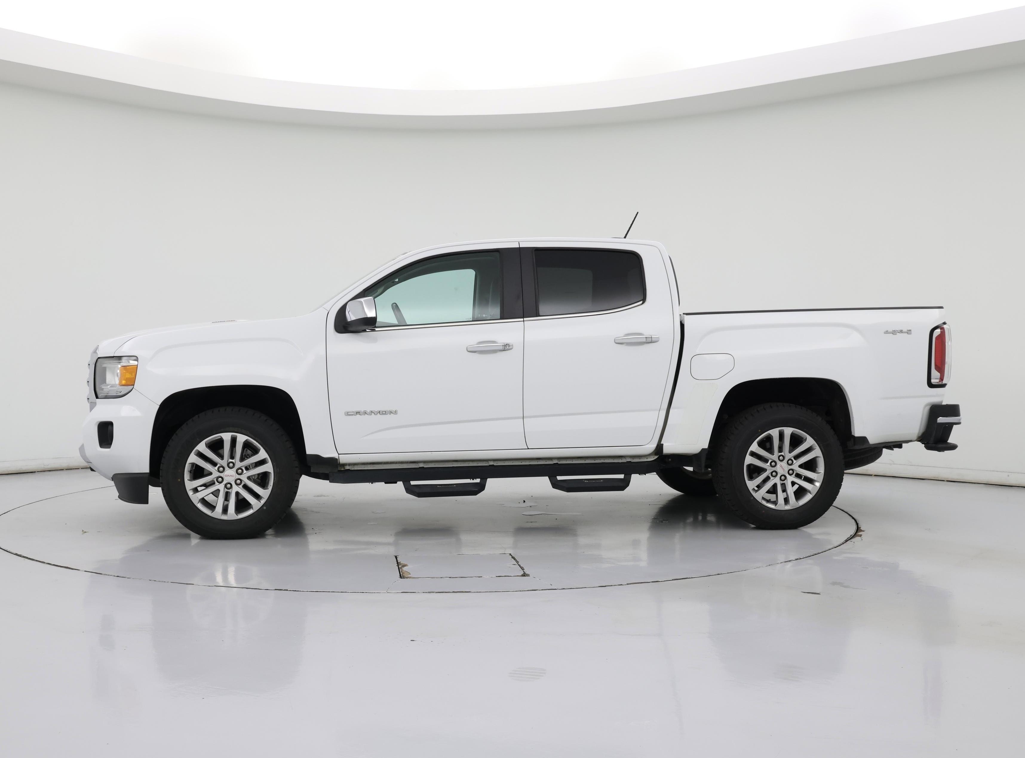 Thumbnail: 2016 GMC Canyon - 3