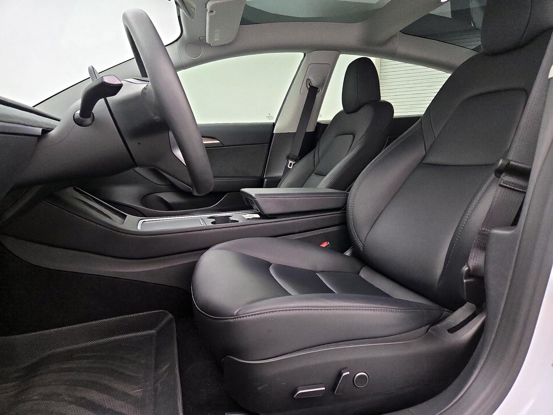 Thumbnail: 2023 Tesla Model 3 - 11