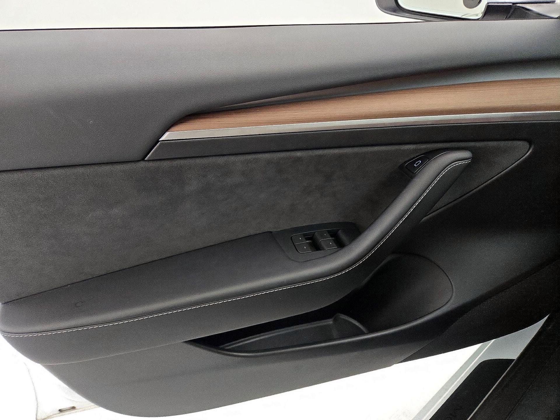 Thumbnail: 2023 Tesla Model 3 - 12