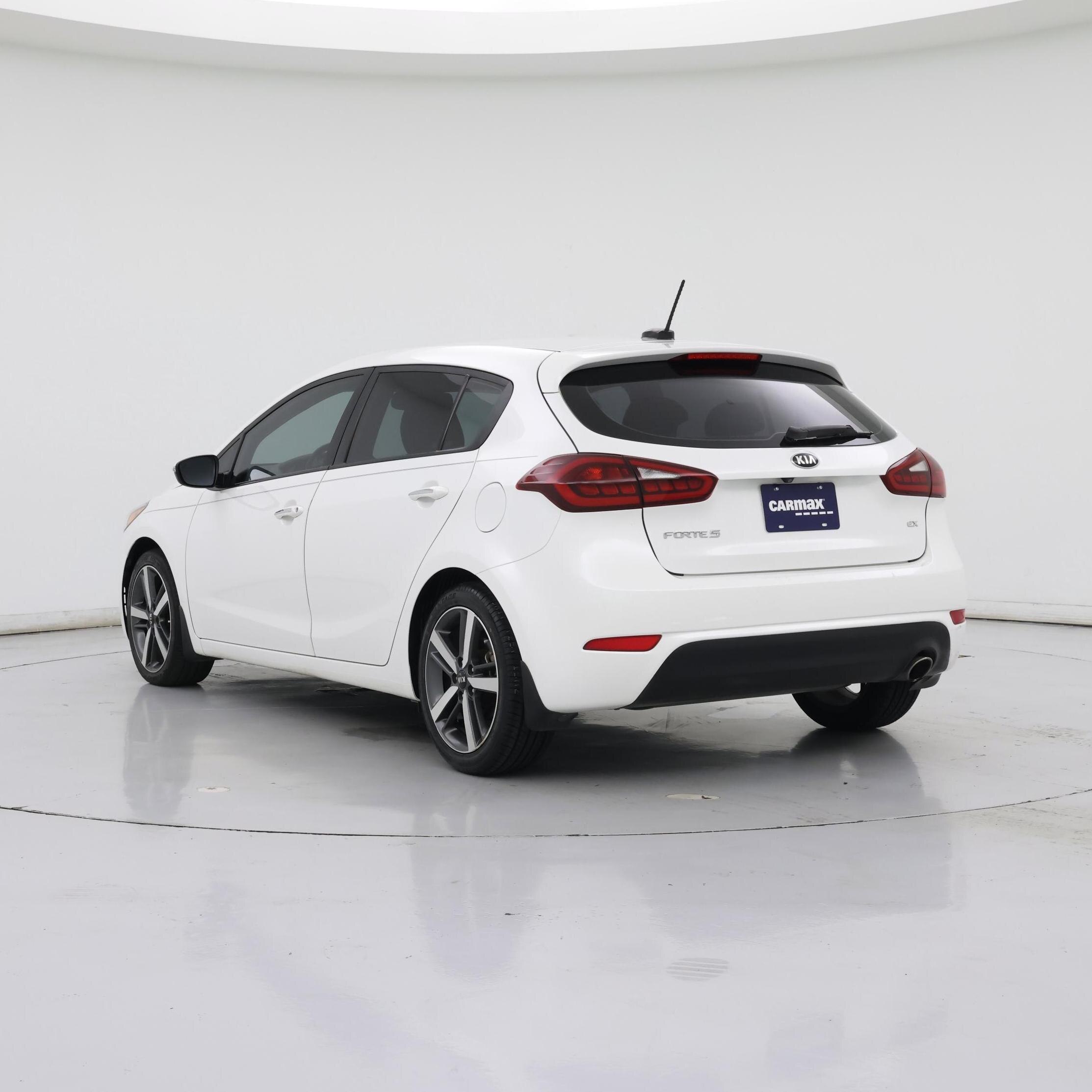 Thumbnail: 2017 Kia Forte - 2