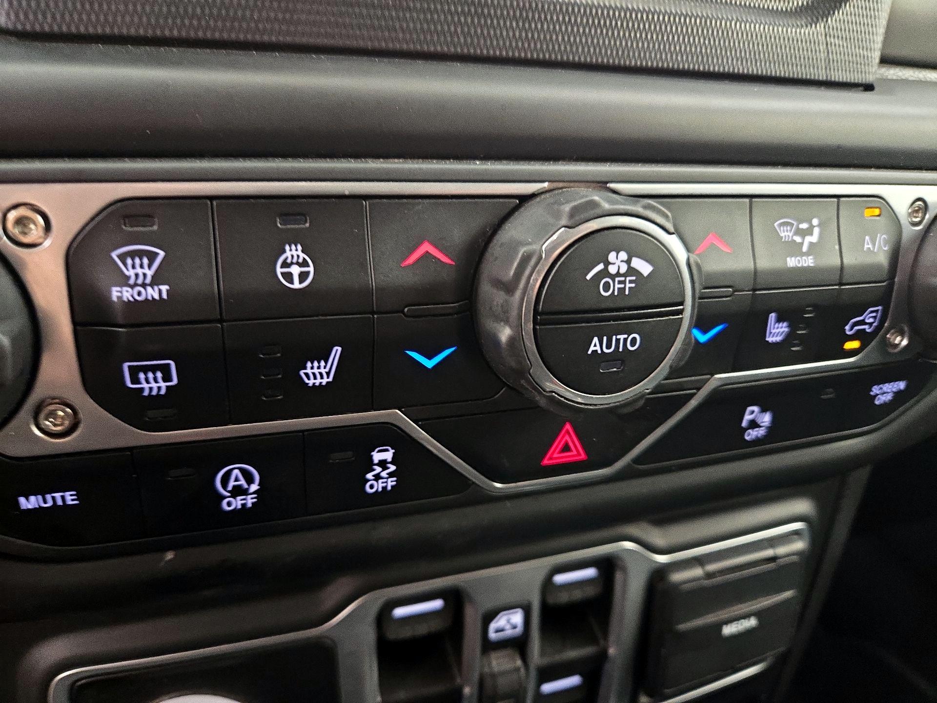 Thumbnail: 2018 Jeep Wrangler - 16