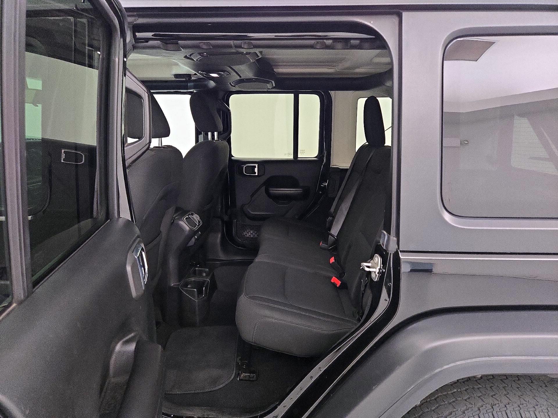 Thumbnail: 2018 Jeep Wrangler - 19