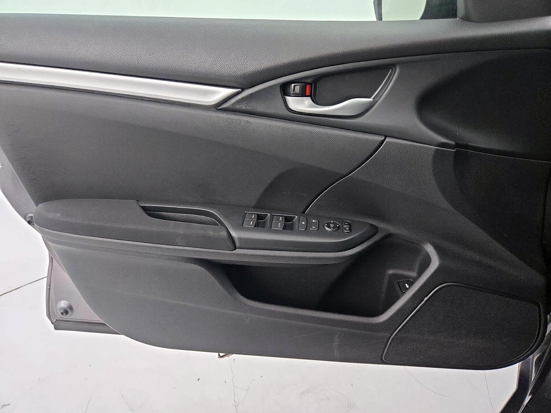Thumbnail: 2017 Honda Civic - 12