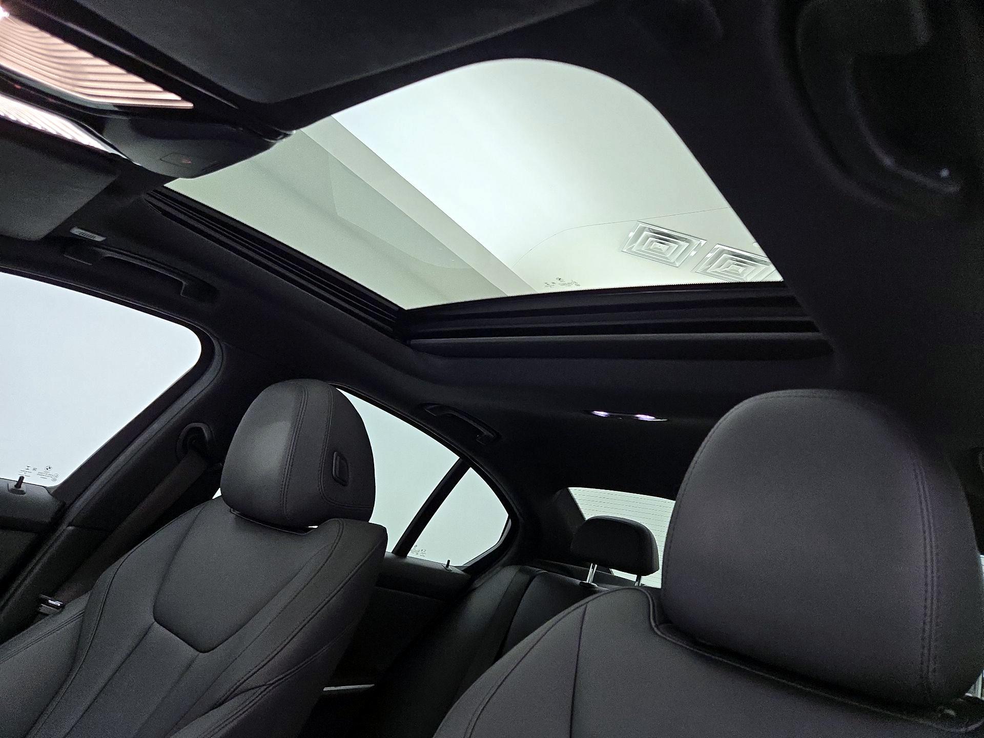 Thumbnail: 2019 BMW 3 Series - 20