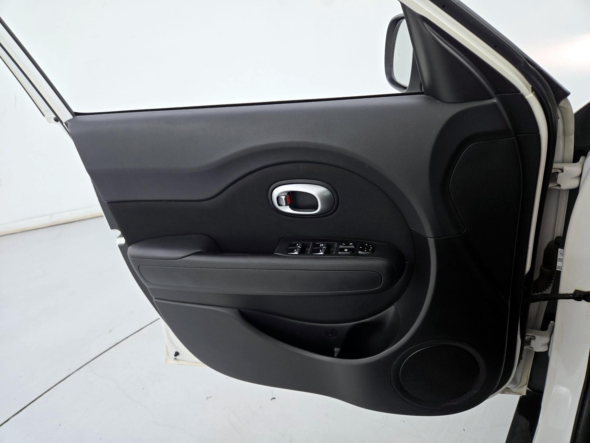 Thumbnail: 2019 Kia Soul - 12