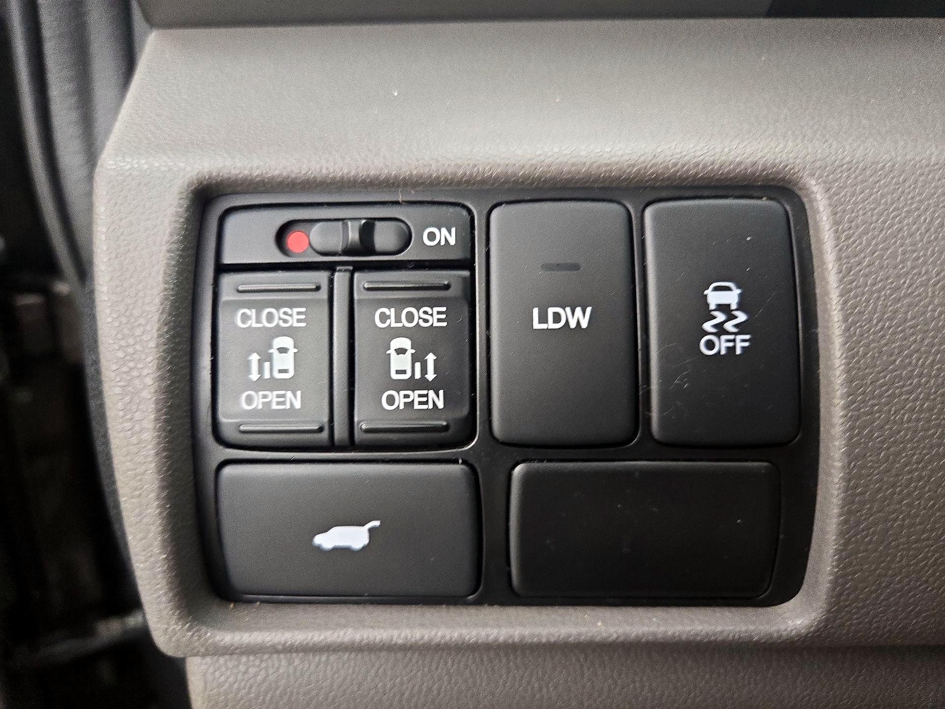 Thumbnail: 2016 Honda Odyssey - 13