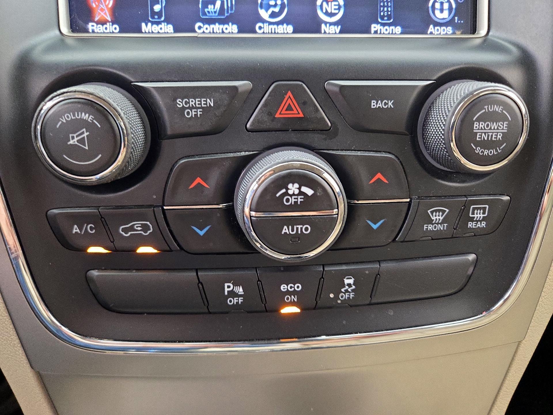 Thumbnail: 2014 Jeep Grand Cherokee - 16