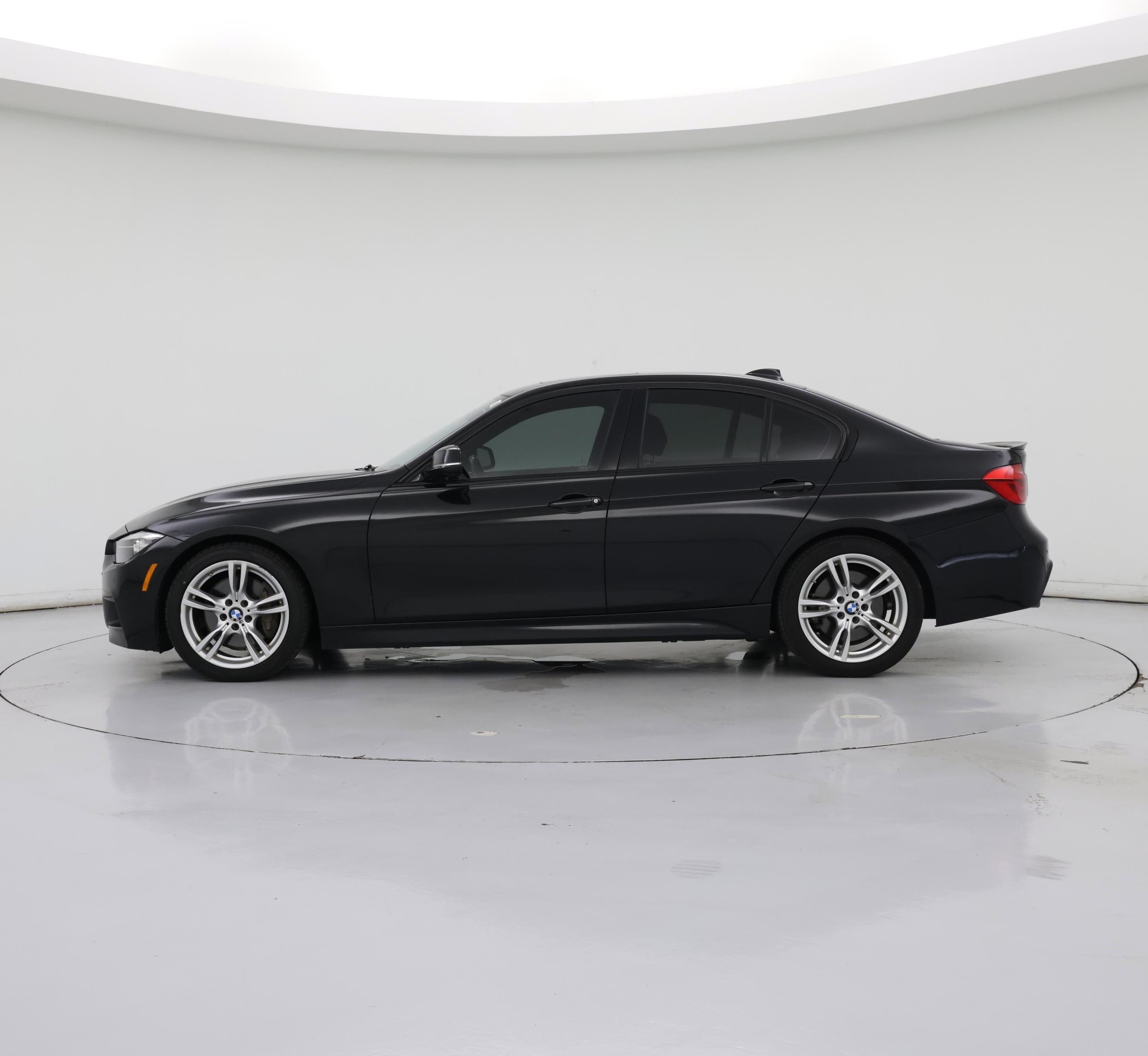 Thumbnail: 2016 BMW 3 Series - 3