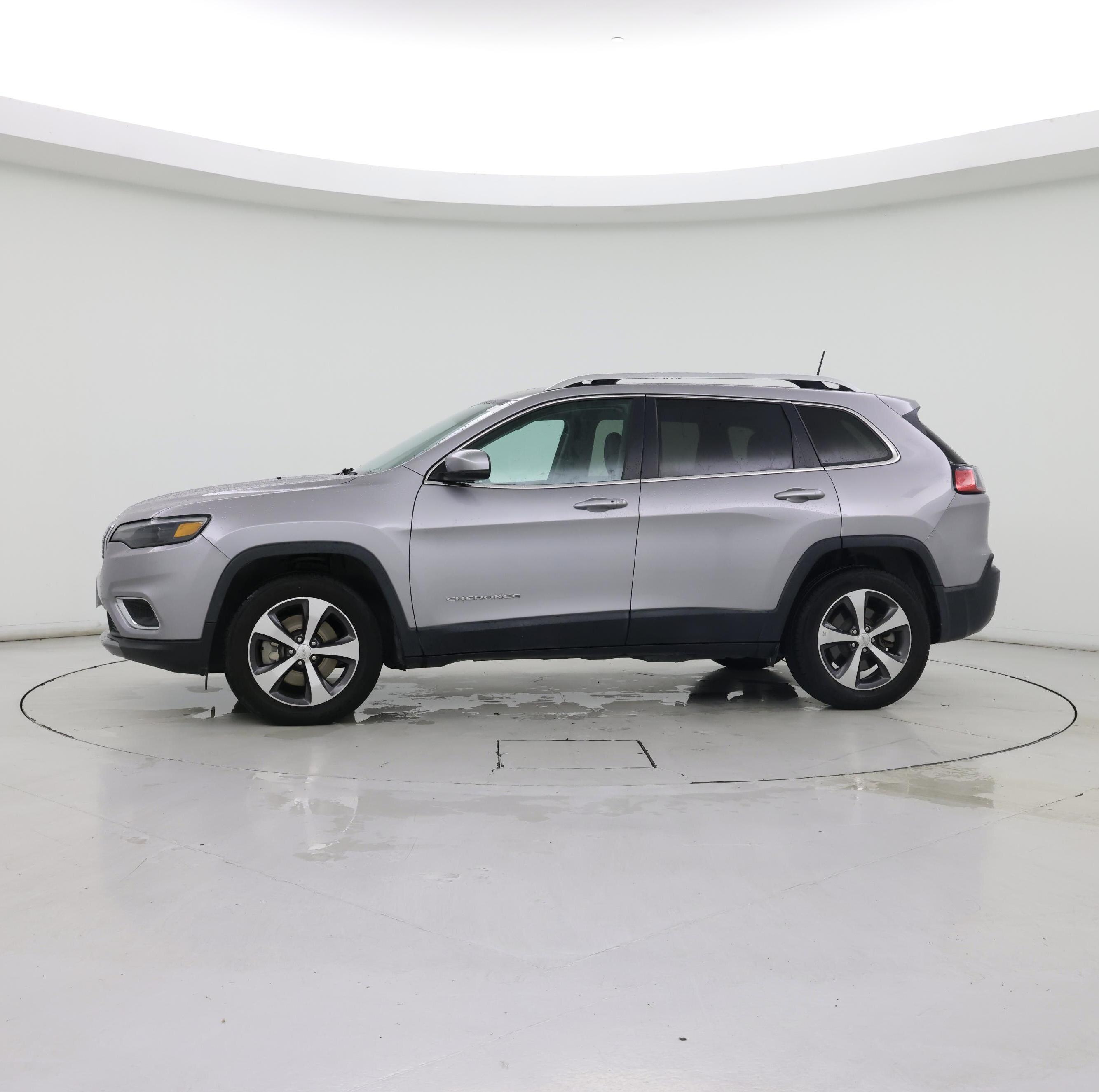 Thumbnail: 2019 Jeep Cherokee - 3