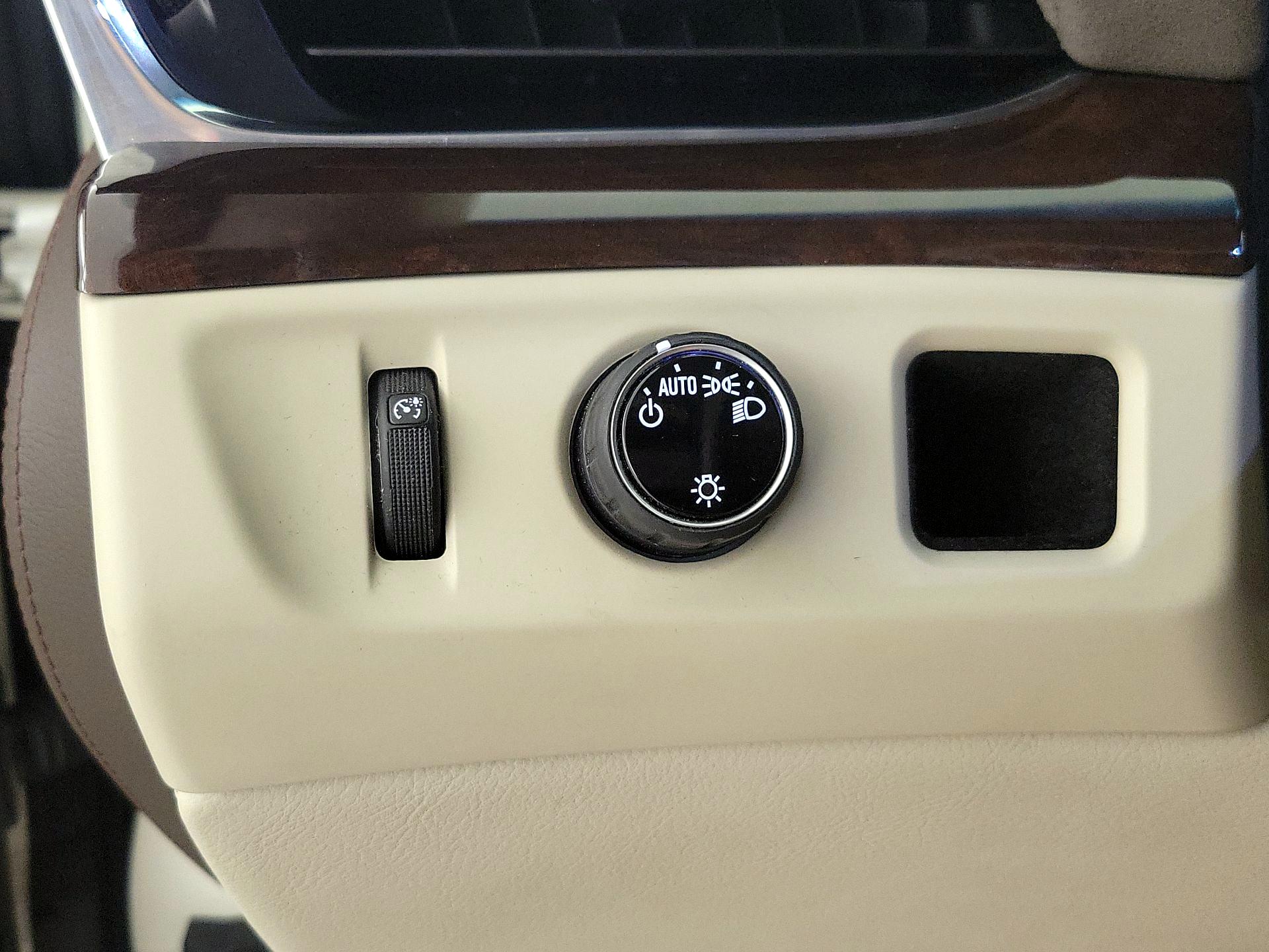 Thumbnail: 2015 Cadillac Escalade - 13