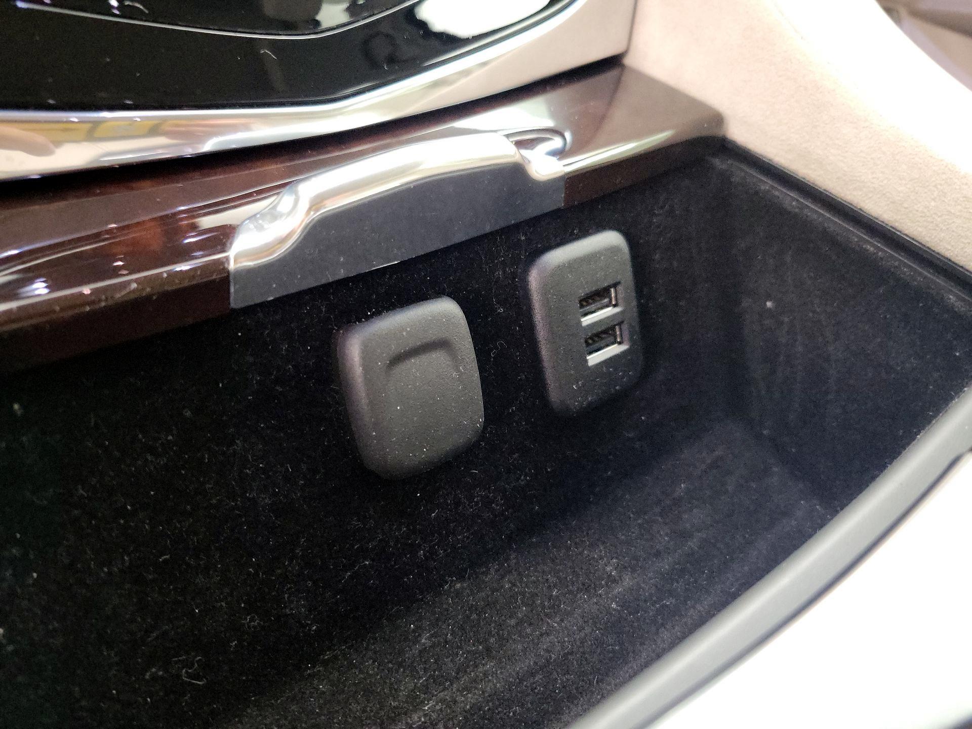 Thumbnail: 2015 Cadillac Escalade - 18