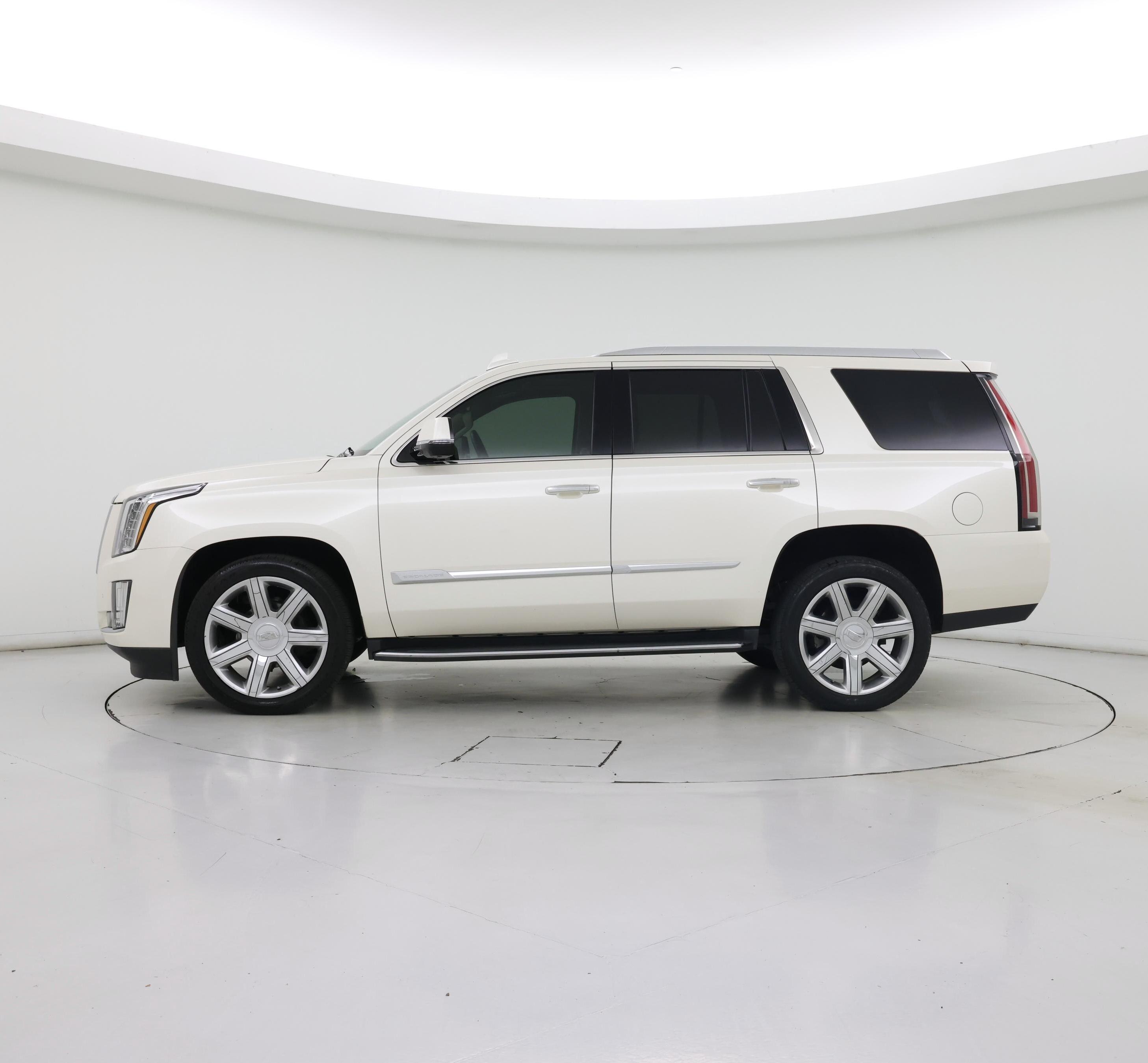 Thumbnail: 2015 Cadillac Escalade - 3