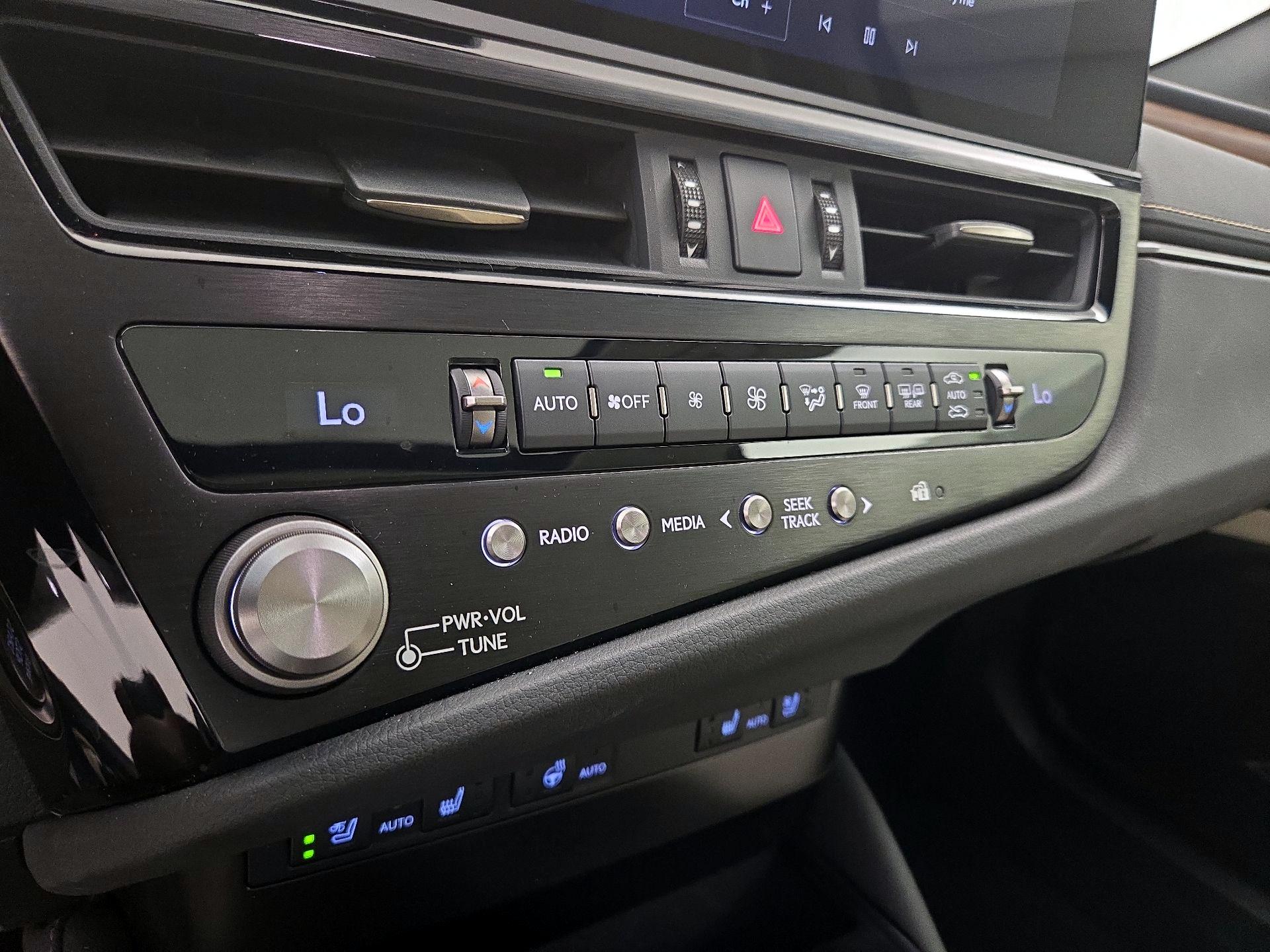 Thumbnail: 2024 Lexus ES - 15