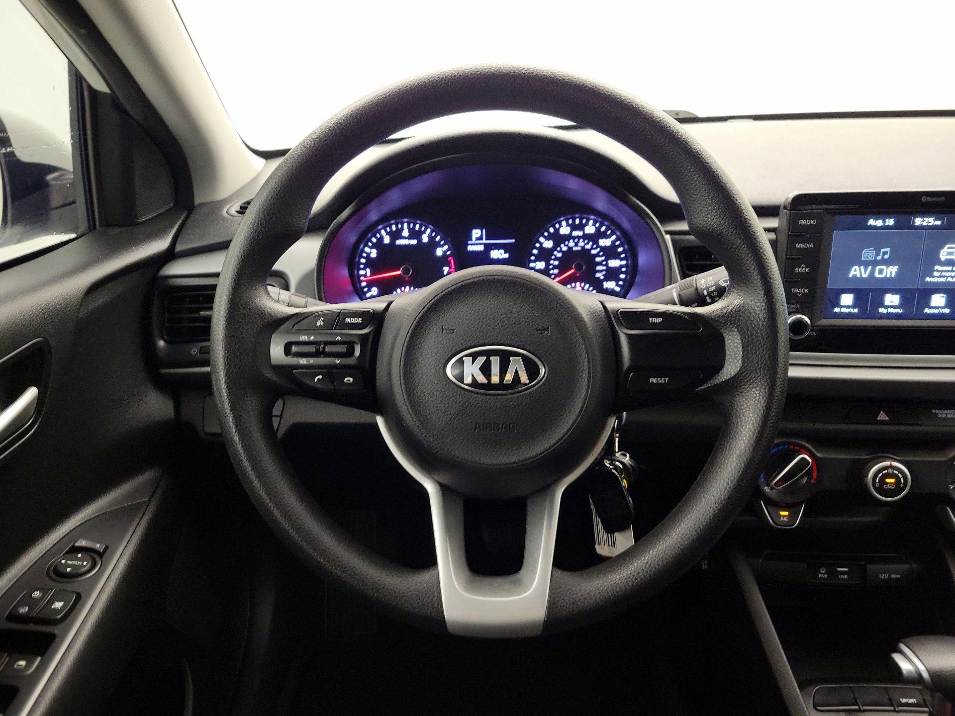 Thumbnail: 2020 Kia Rio - 10