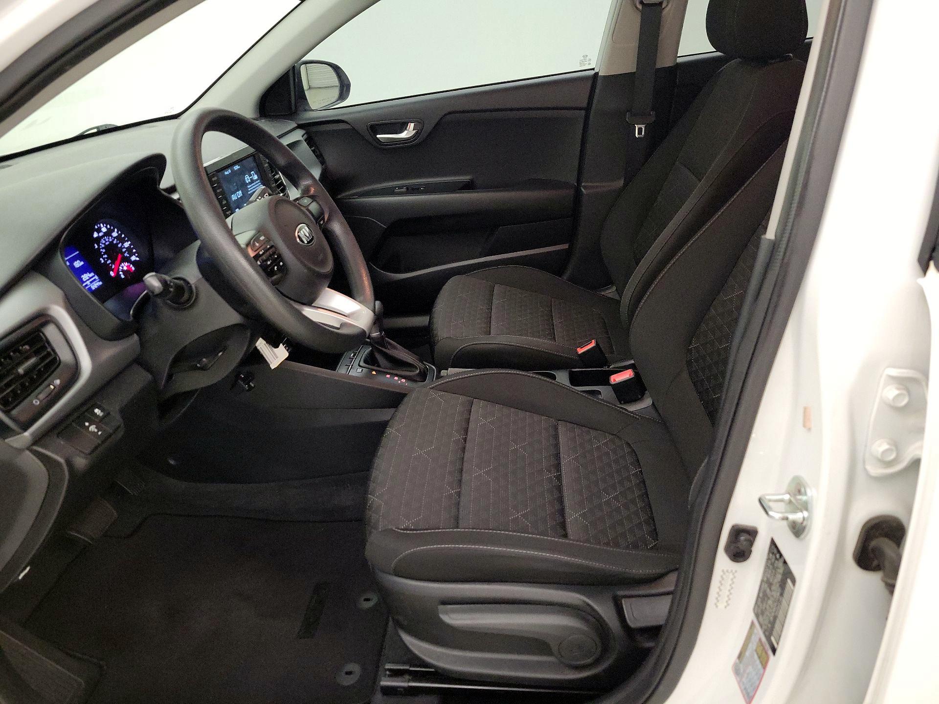 Thumbnail: 2020 Kia Rio - 11