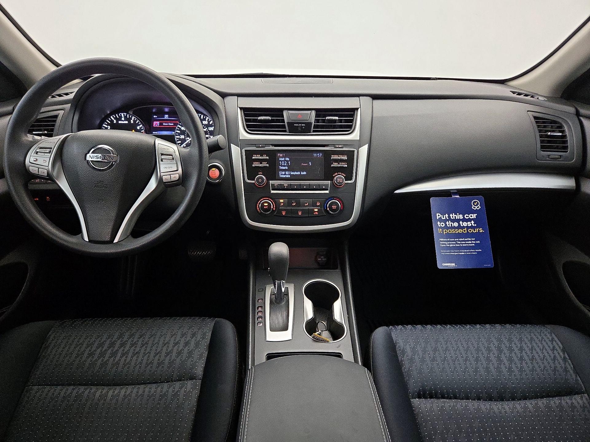Thumbnail: 2016 Nissan Altima - 9