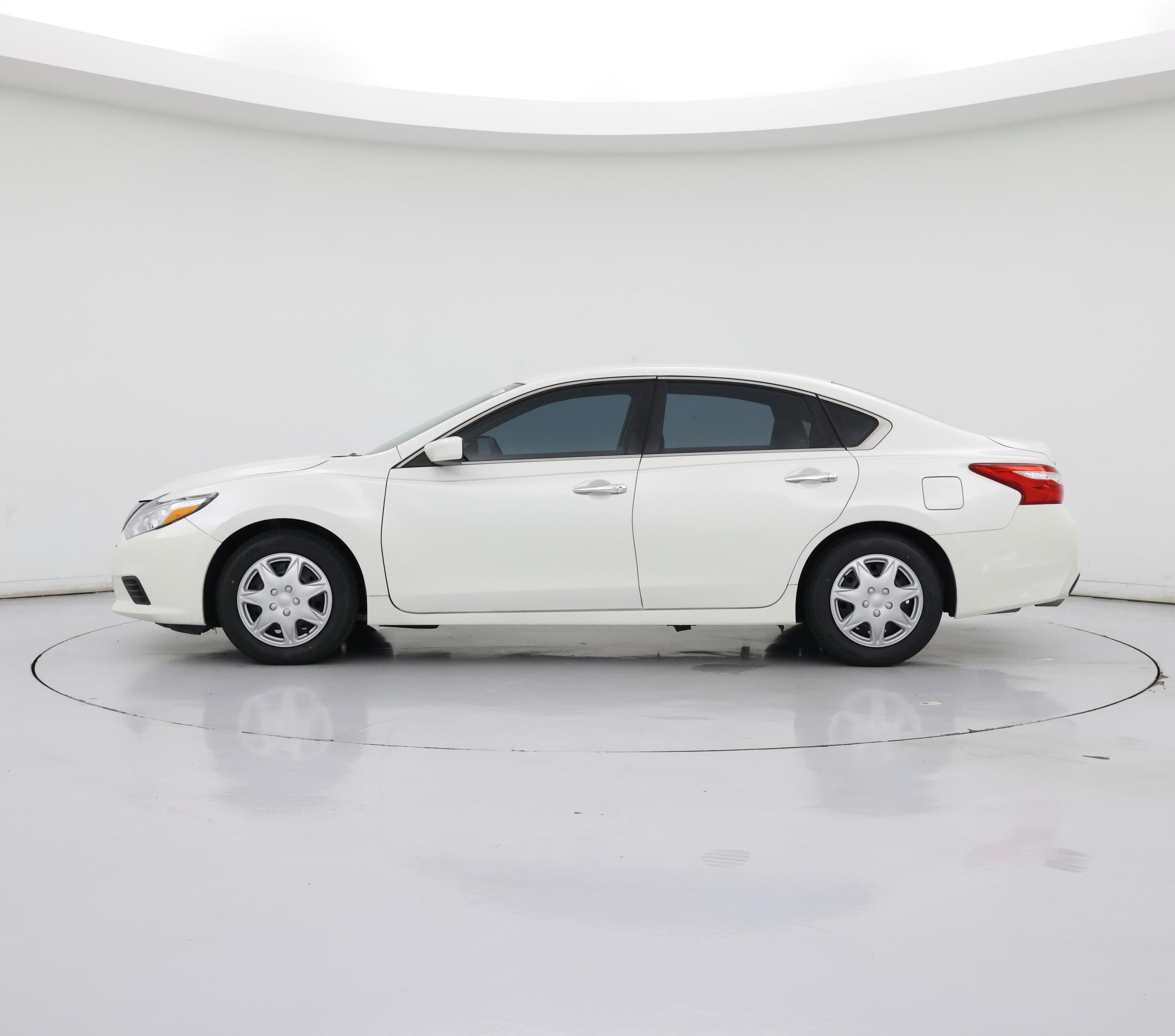 Thumbnail: 2016 Nissan Altima - 3