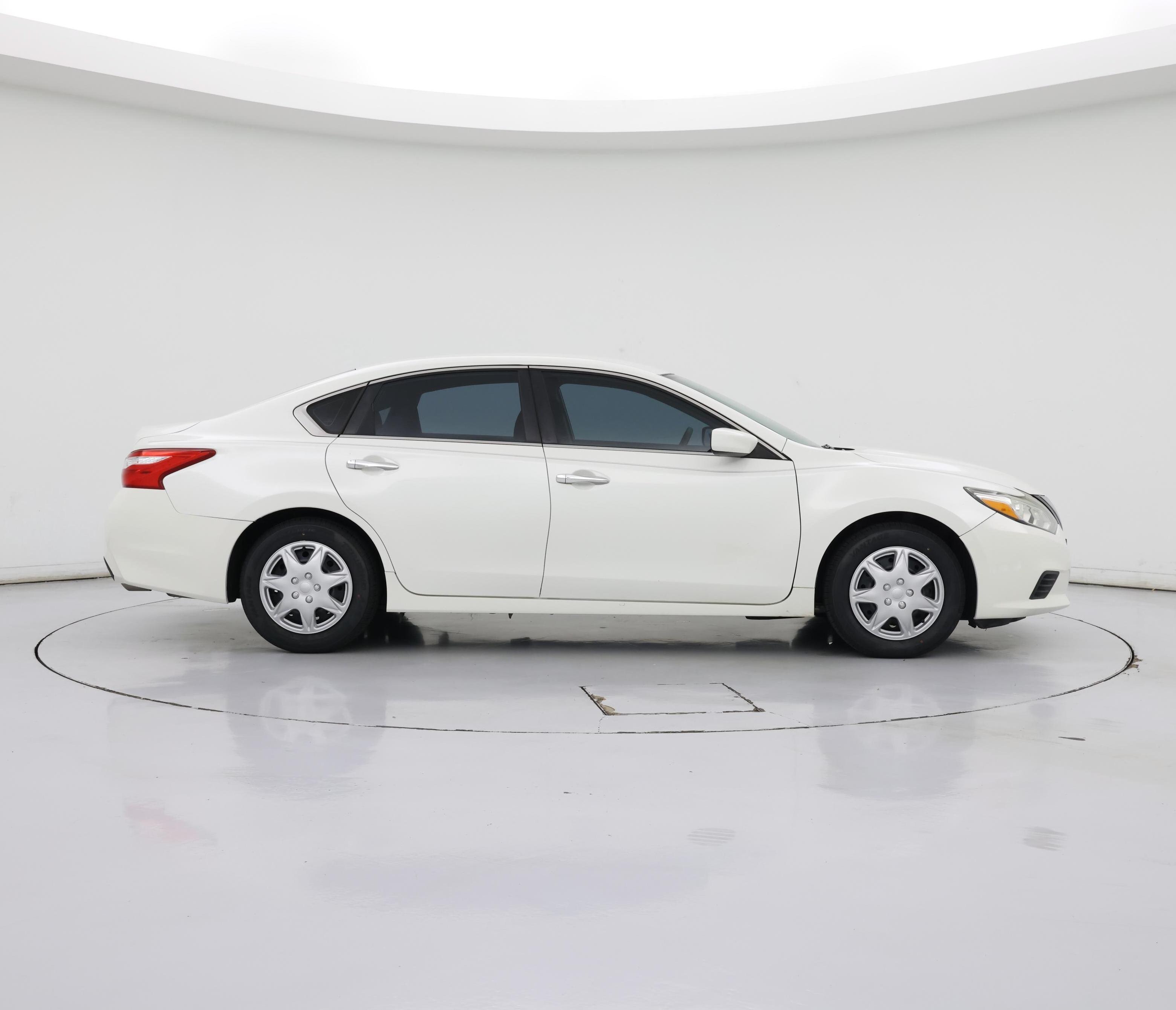 Thumbnail: 2016 Nissan Altima - 7