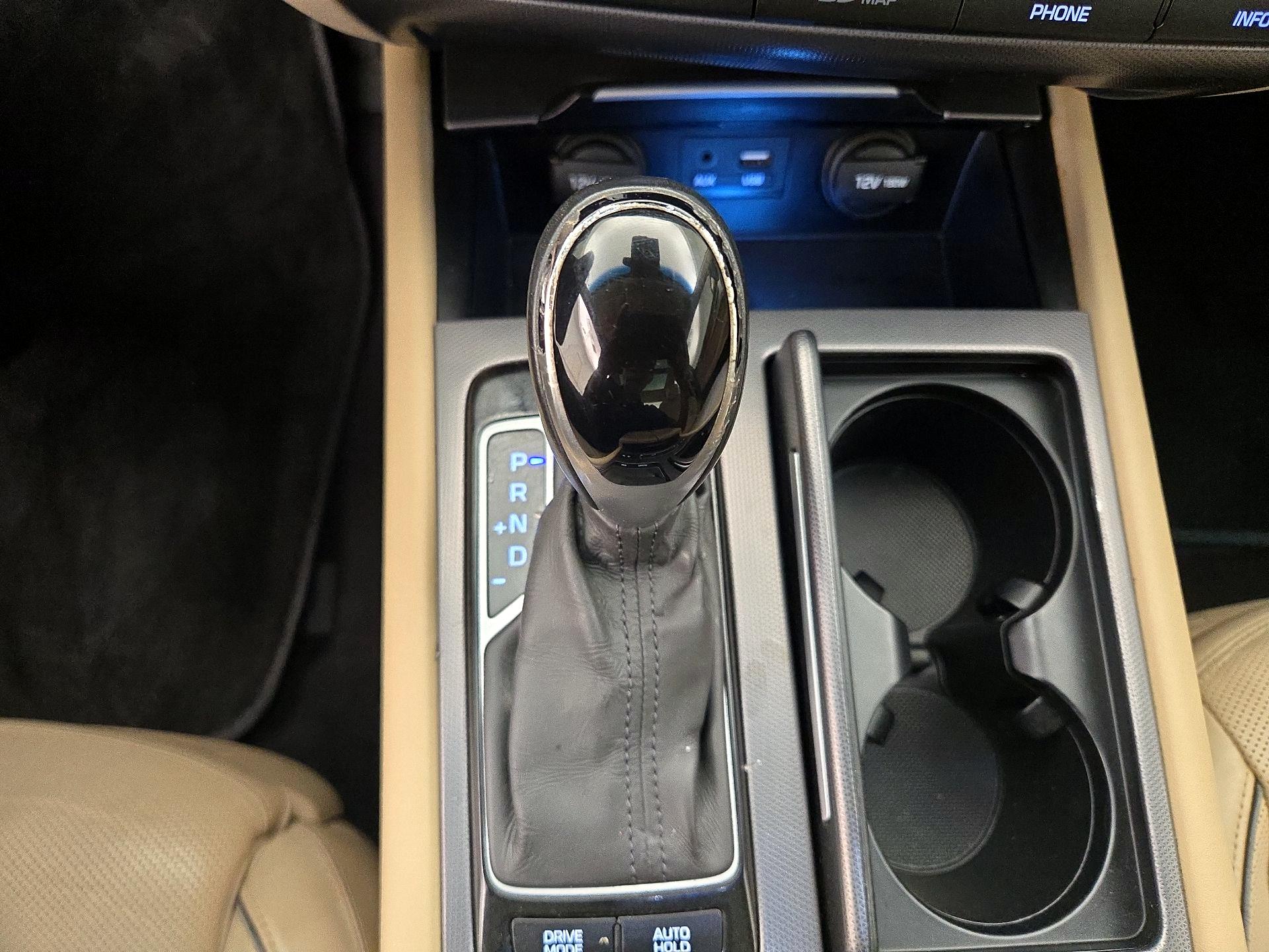 Thumbnail: 2015 Hyundai Genesis - 18