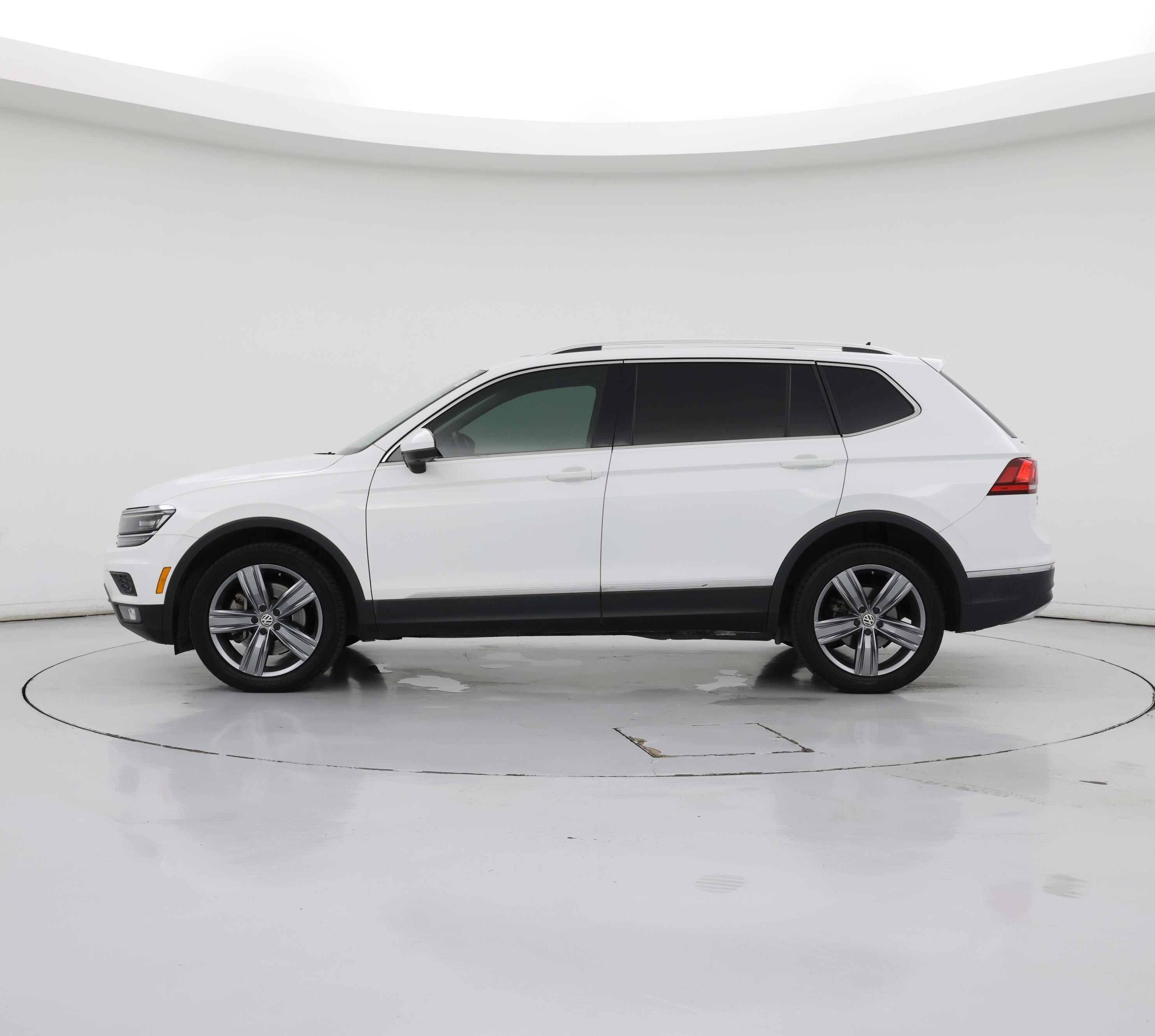 Thumbnail: 2018 Volkswagen Tiguan - 3