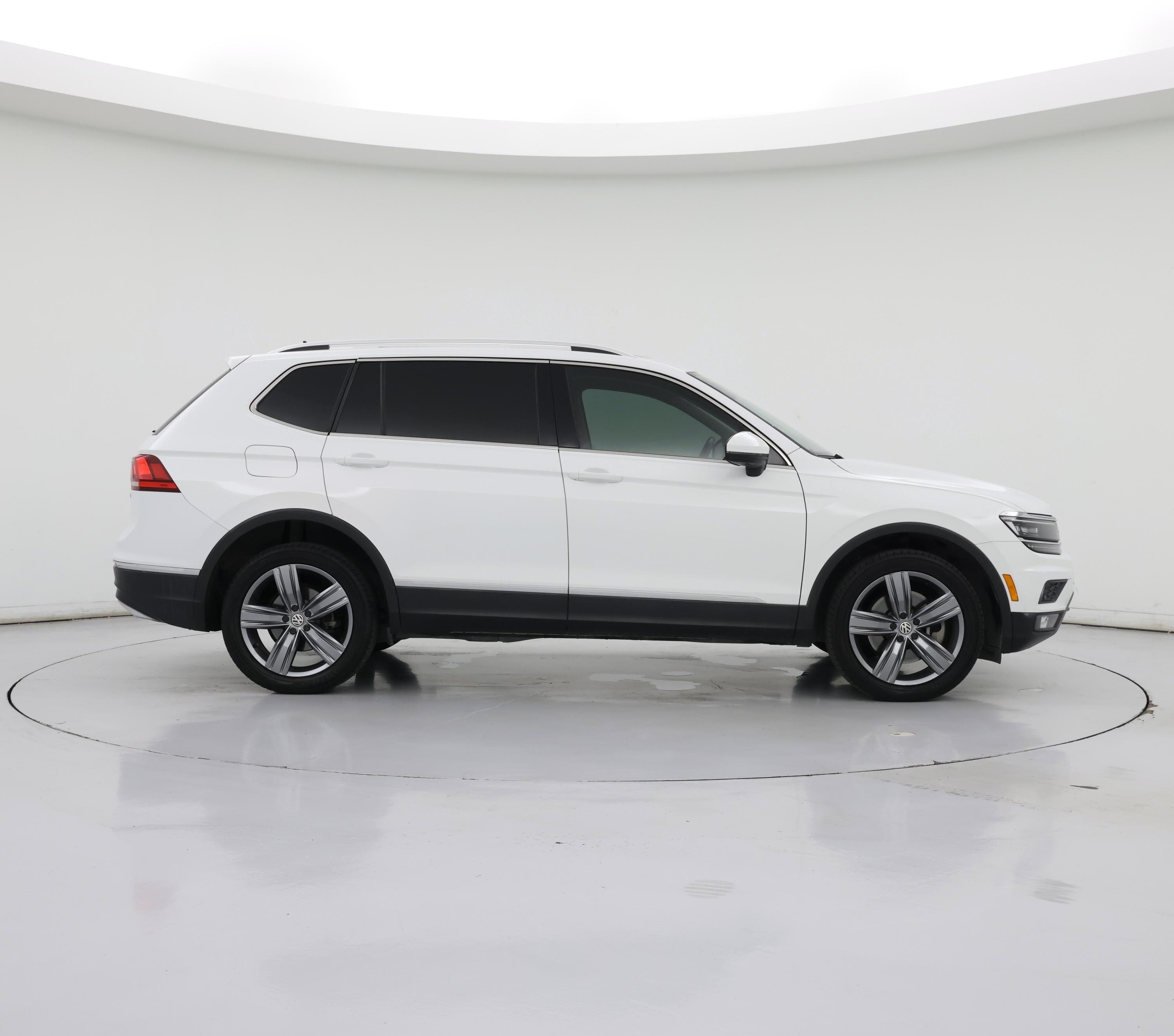 Thumbnail: 2018 Volkswagen Tiguan - 7