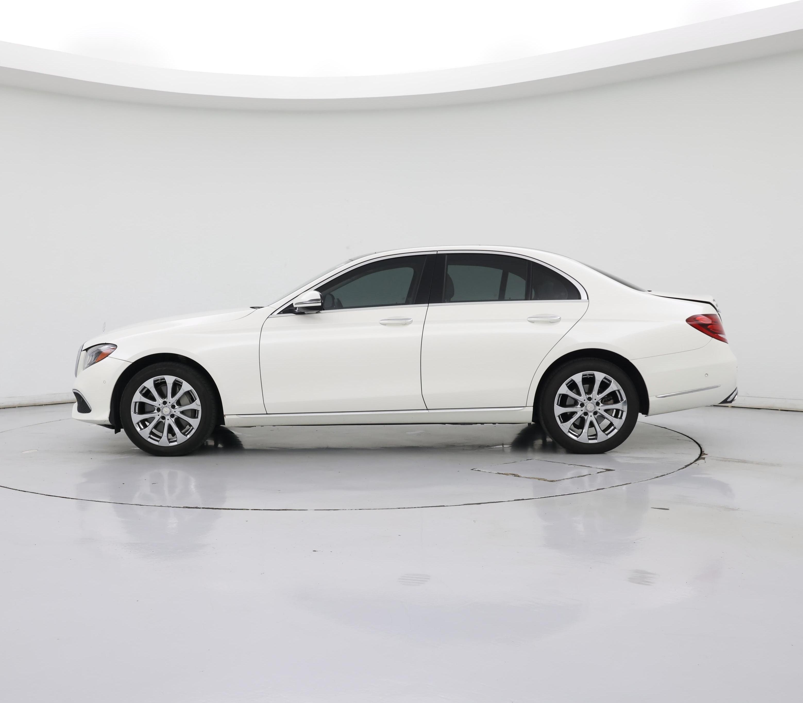 Thumbnail: 2017 Mercedes-Benz E-Class - 3