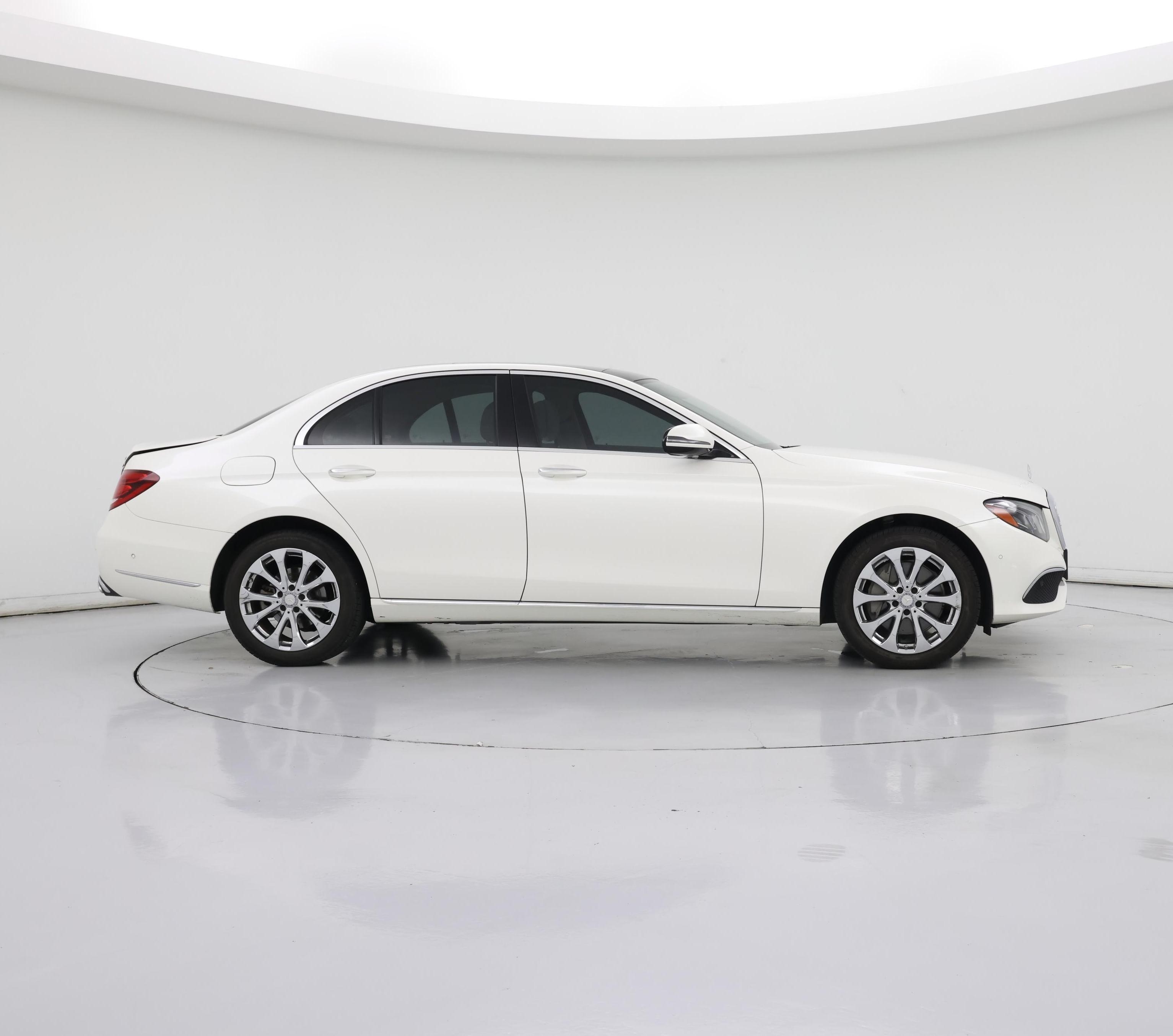 Thumbnail: 2017 Mercedes-Benz E-Class - 7