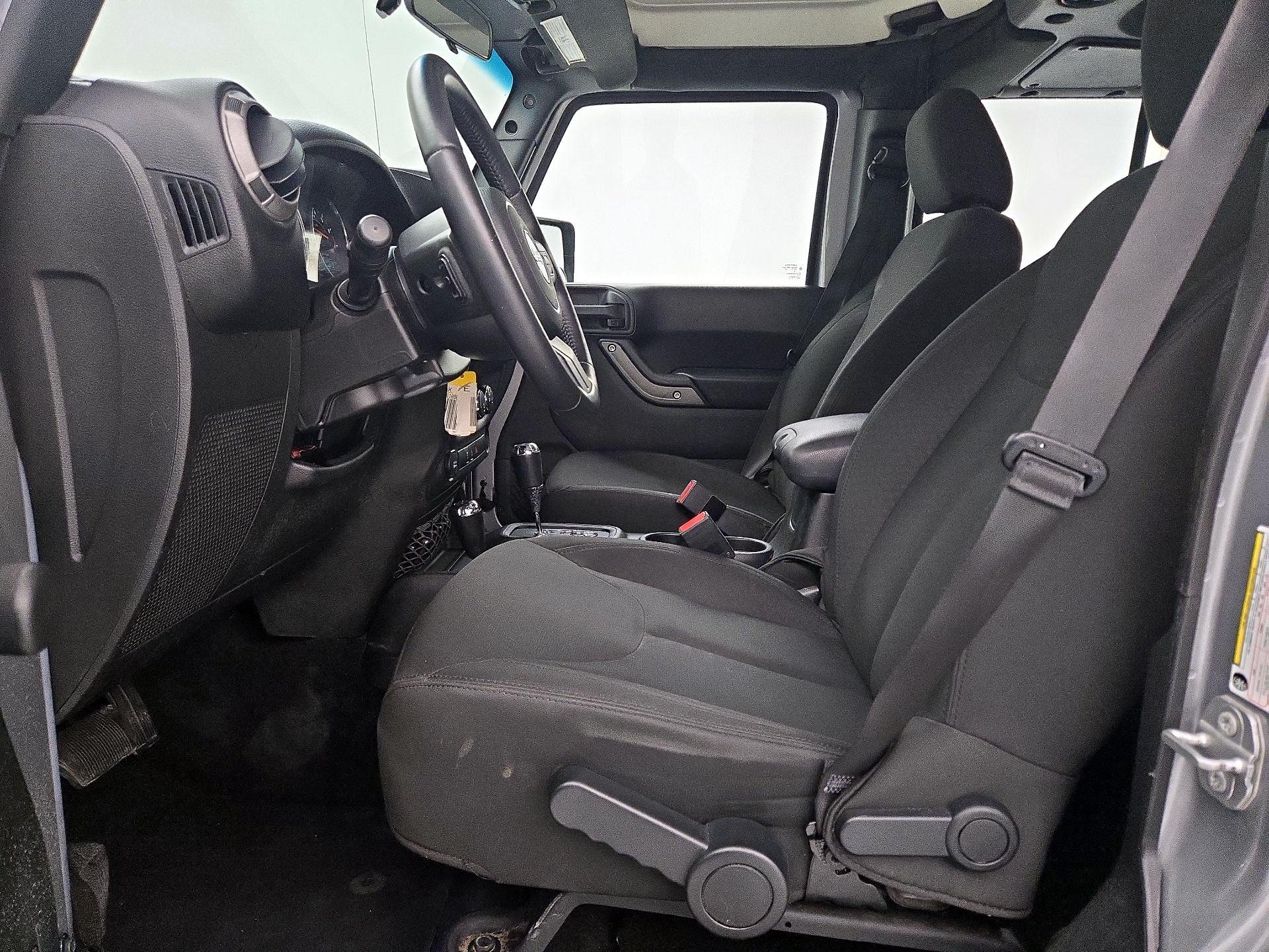 Thumbnail: 2016 Jeep Wrangler - 11