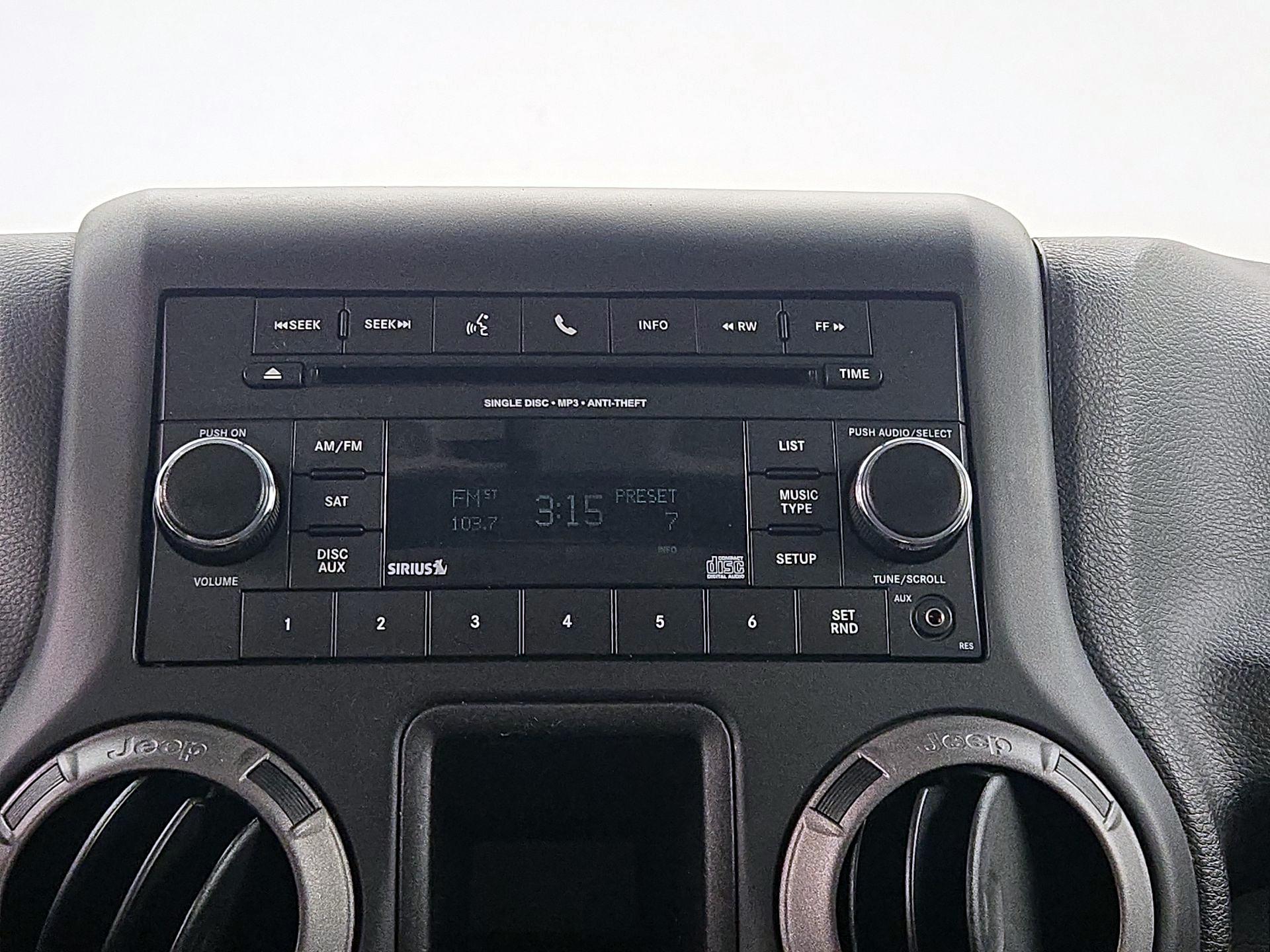 Thumbnail: 2016 Jeep Wrangler - 13