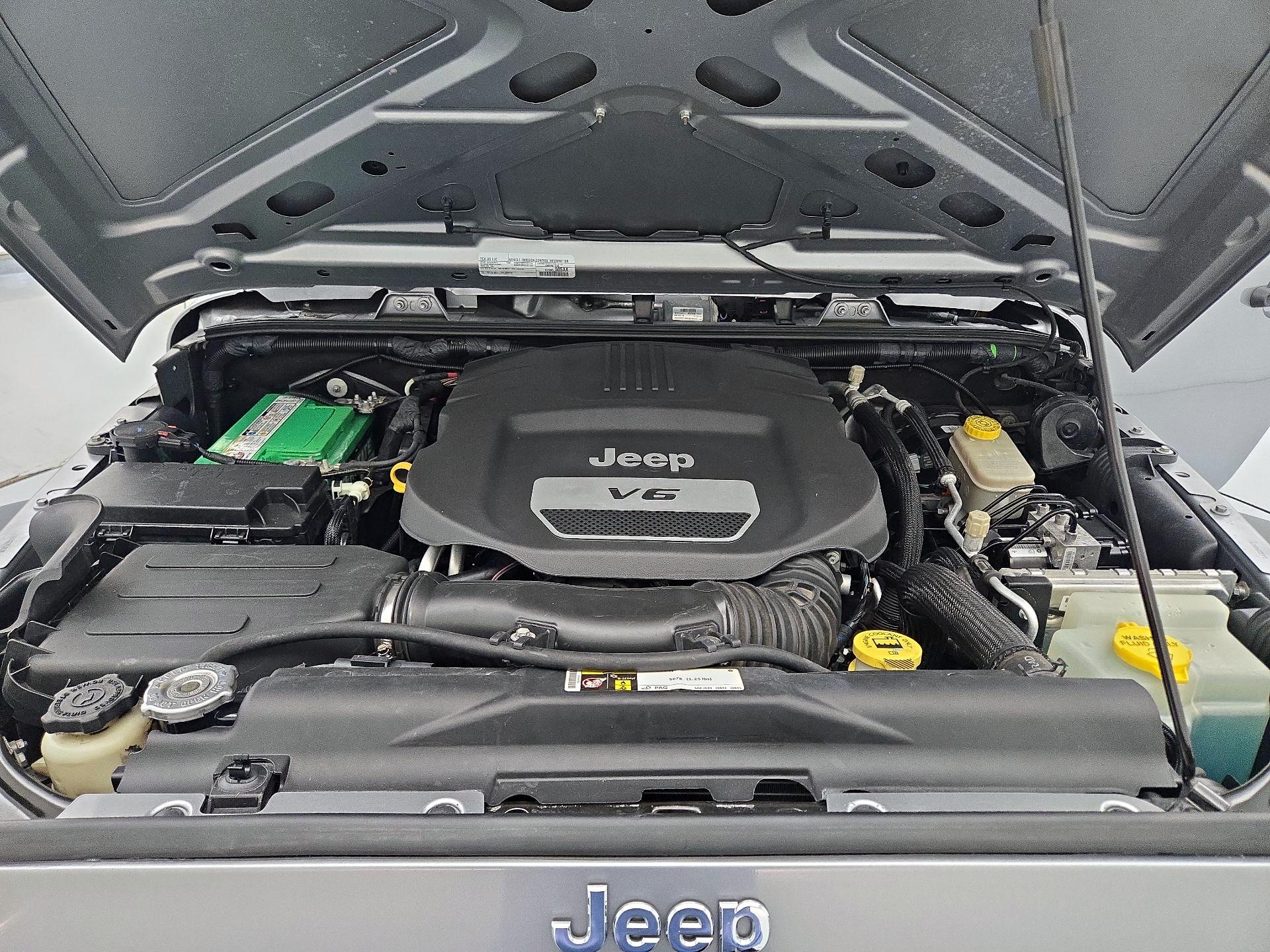 Thumbnail: 2016 Jeep Wrangler - 19