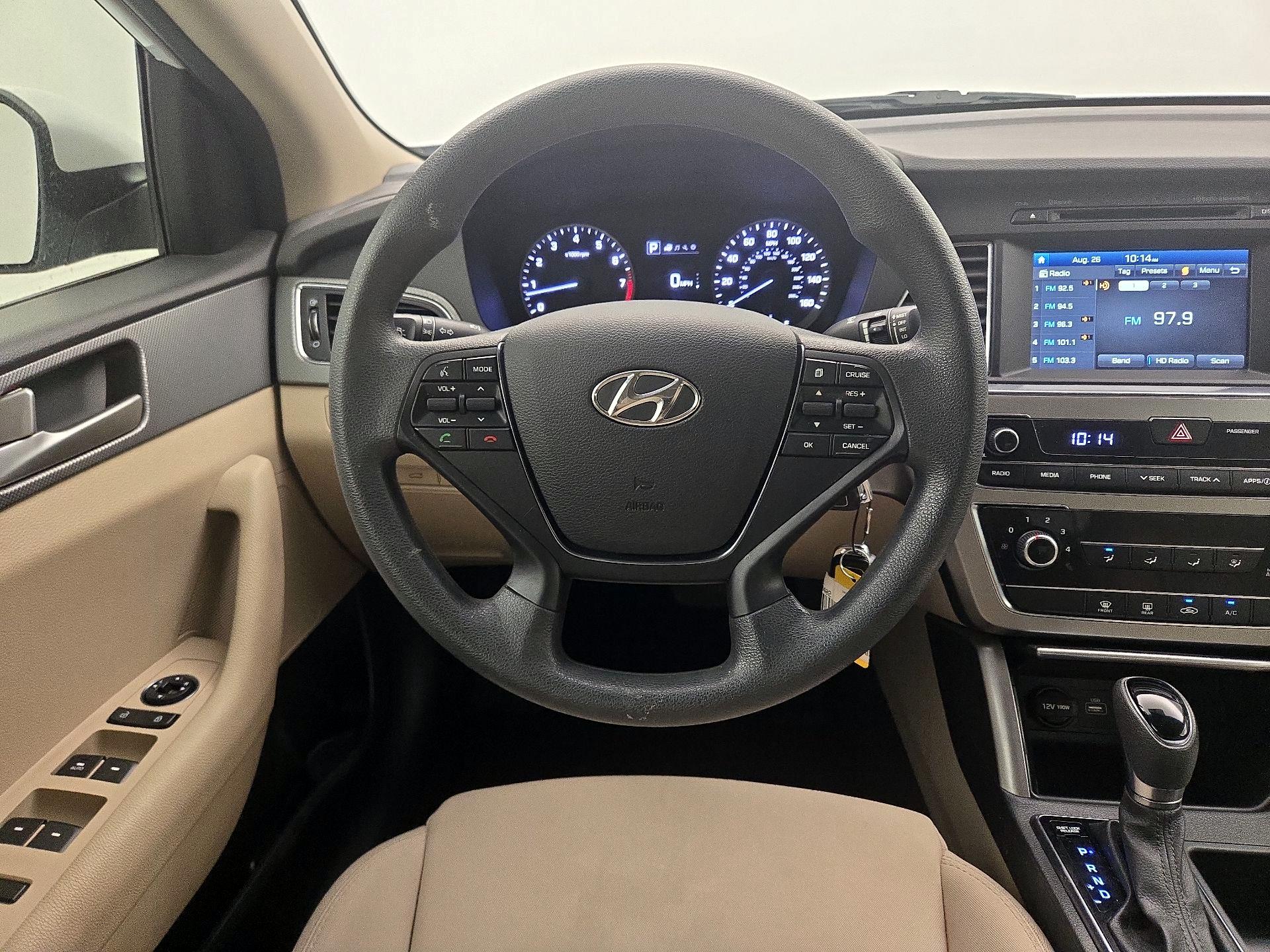Thumbnail: 2016 Hyundai Sonata - 10