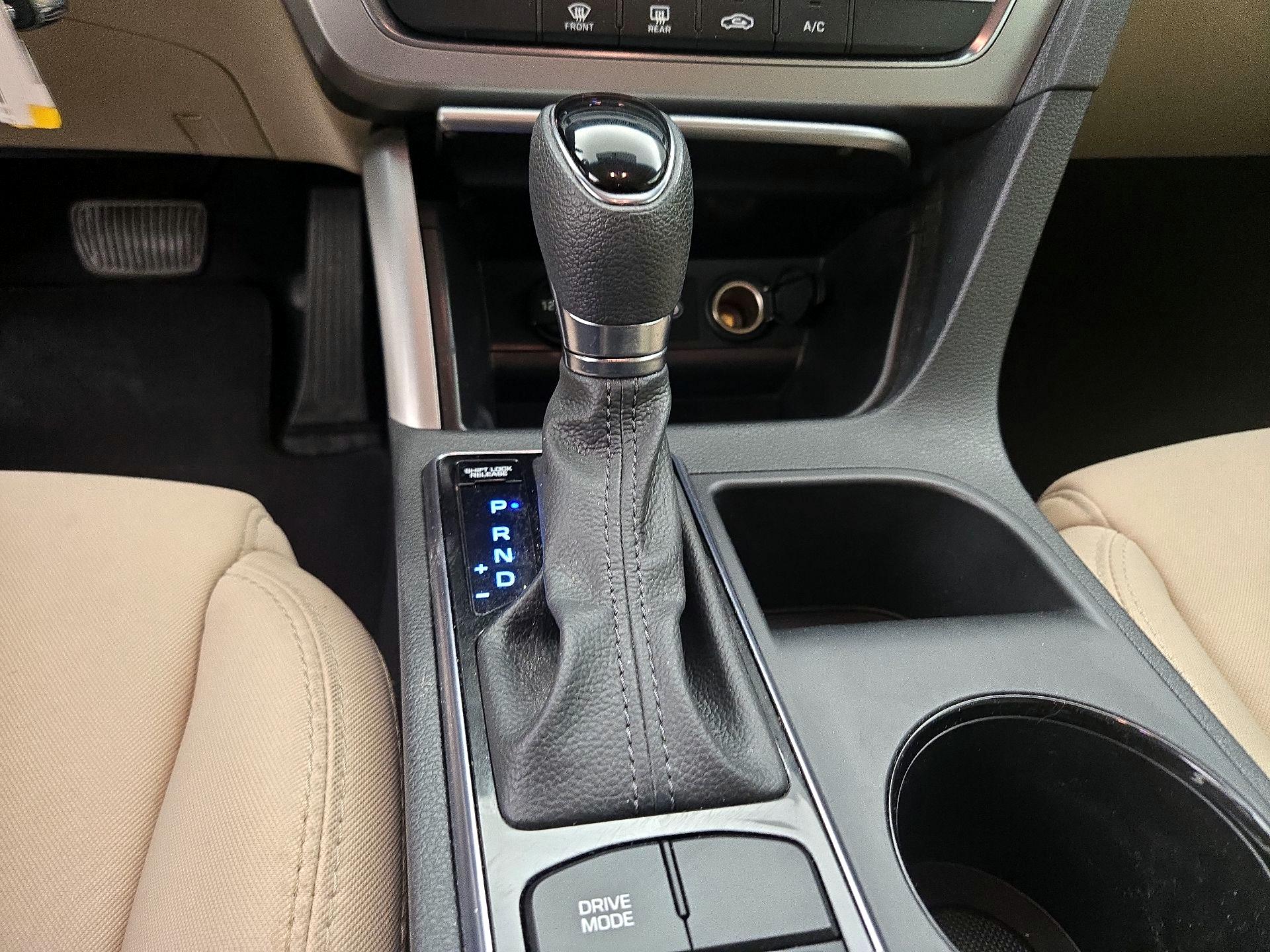 Thumbnail: 2016 Hyundai Sonata - 17