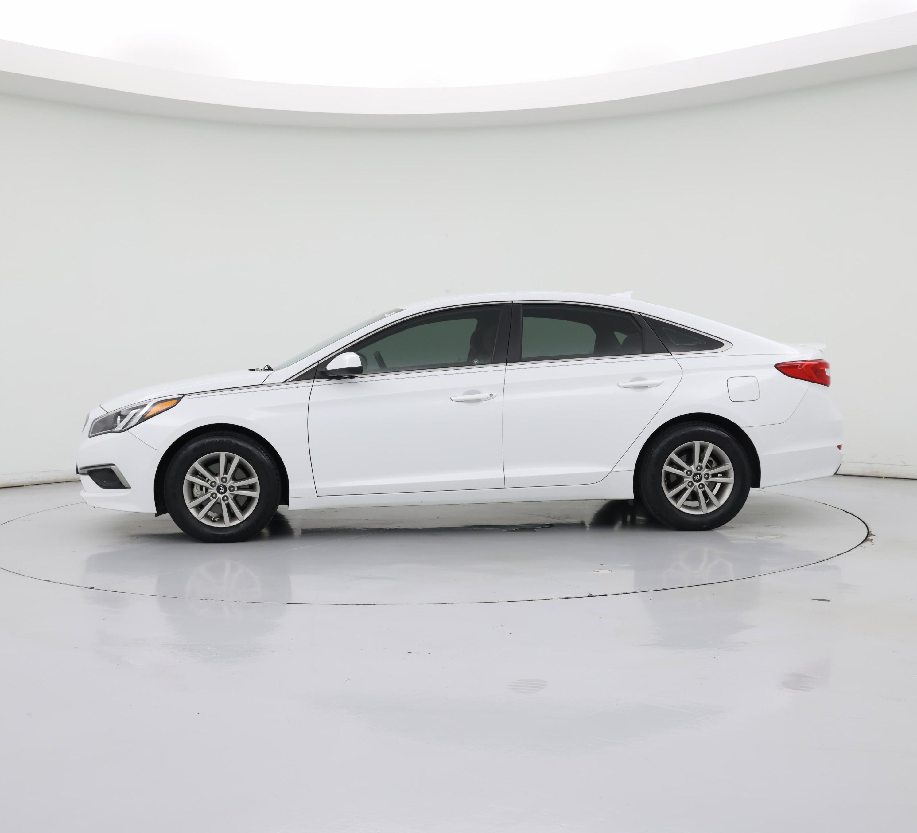 Thumbnail: 2016 Hyundai Sonata - 3