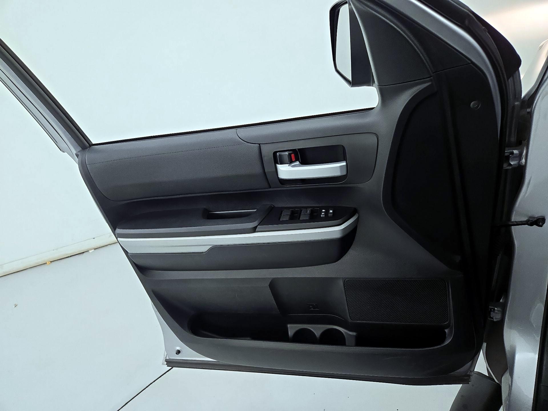 Thumbnail: 2020 Toyota Tundra - 12