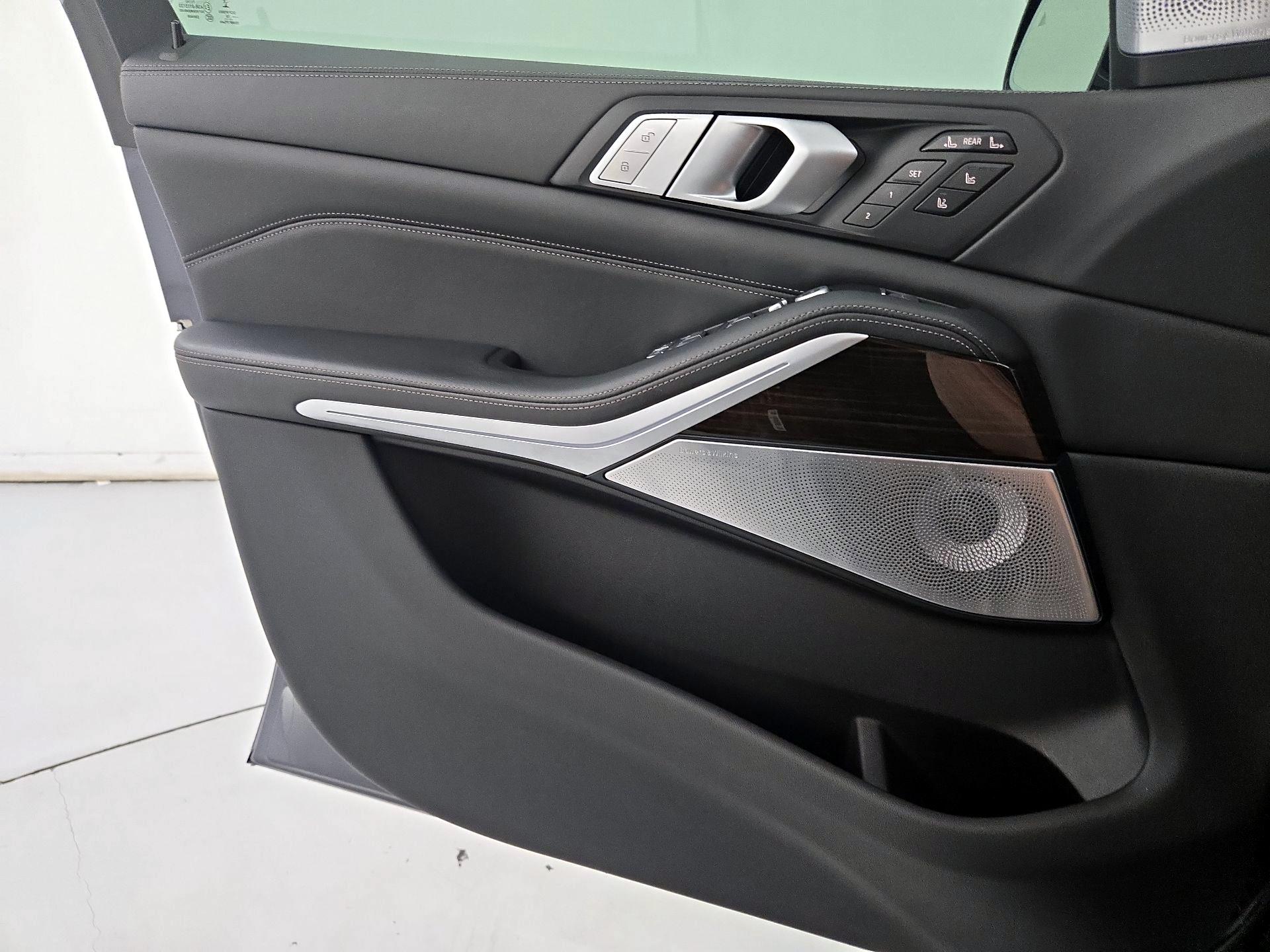 Thumbnail: 2019 BMW X7 - 12