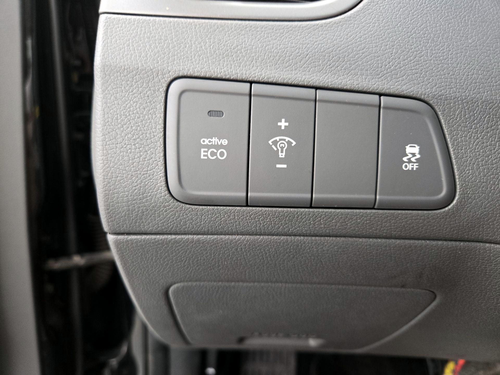 Thumbnail: 2016 Hyundai Elantra - 13