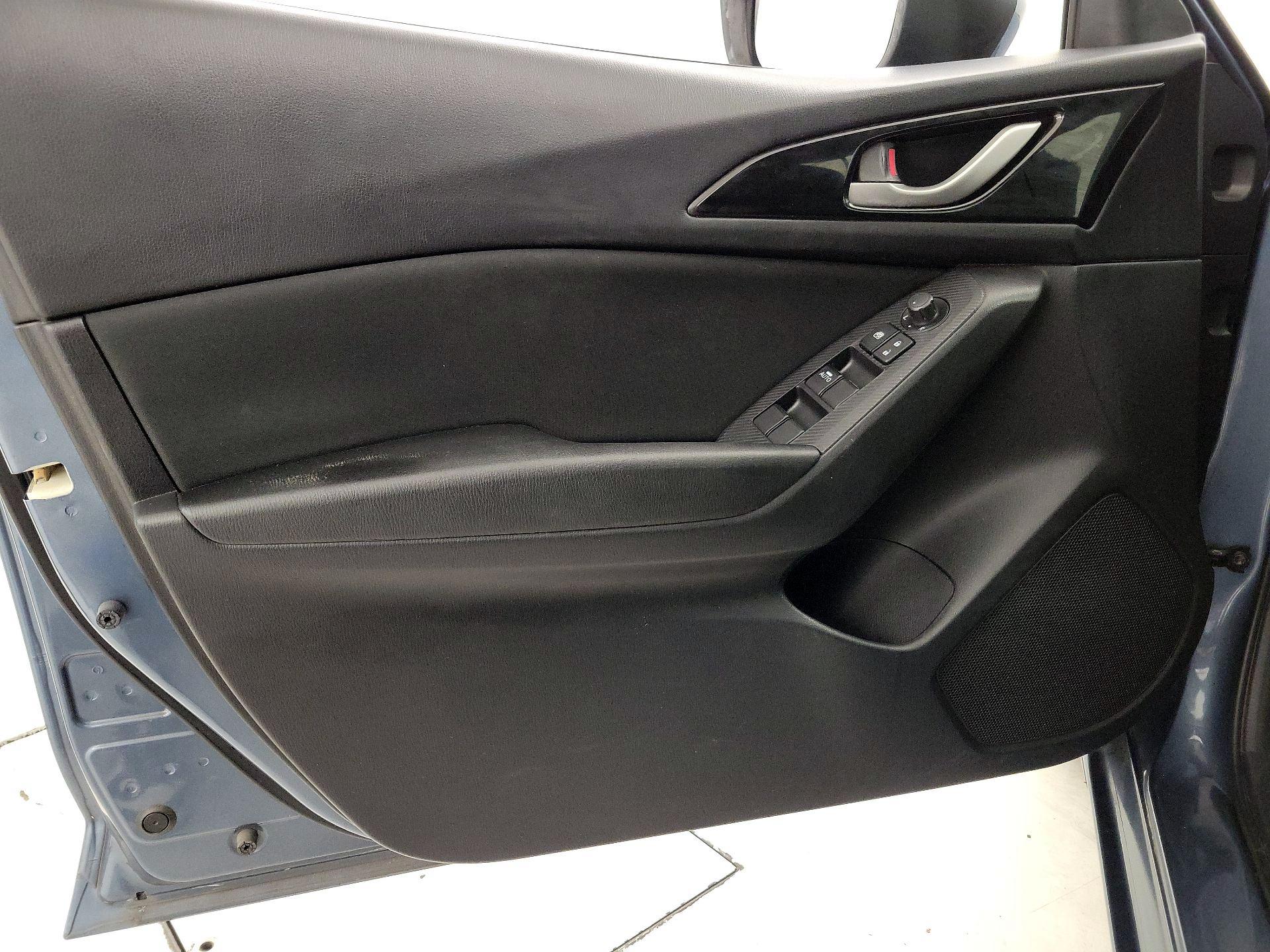 Thumbnail: 2015 Mazda Mazda3 - 12