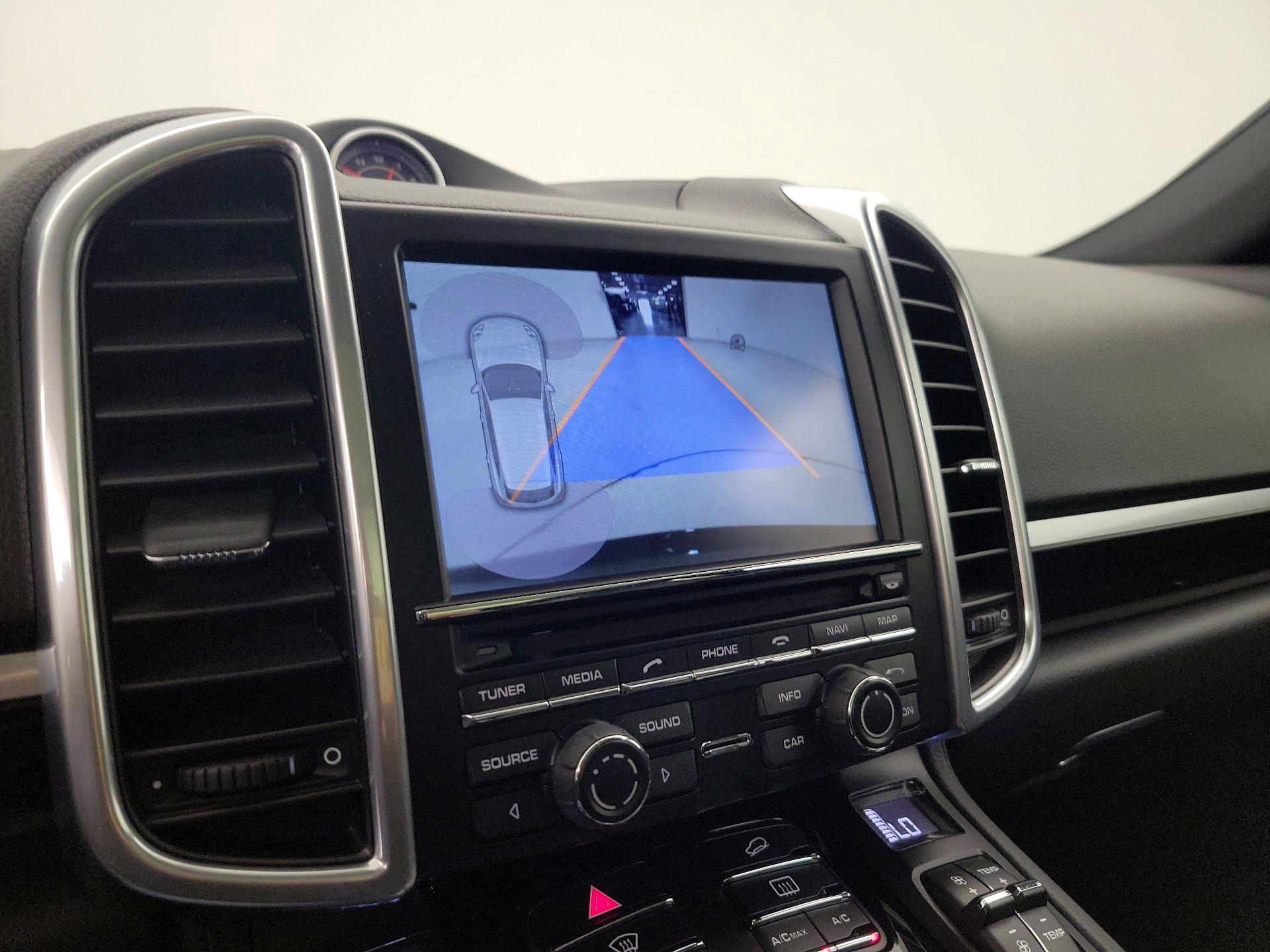 Thumbnail: 2016 Porsche Cayenne - 14