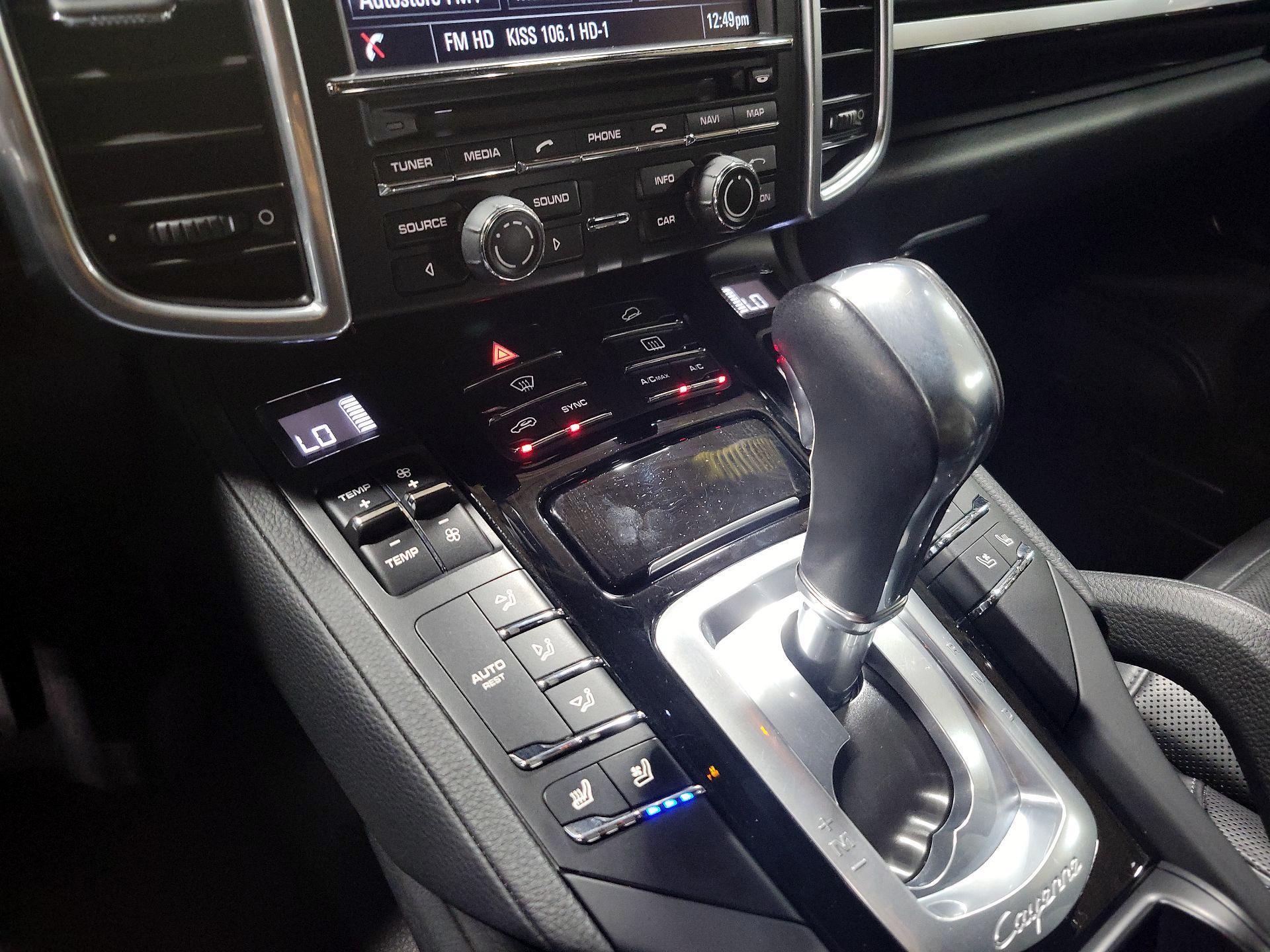 Thumbnail: 2016 Porsche Cayenne - 16